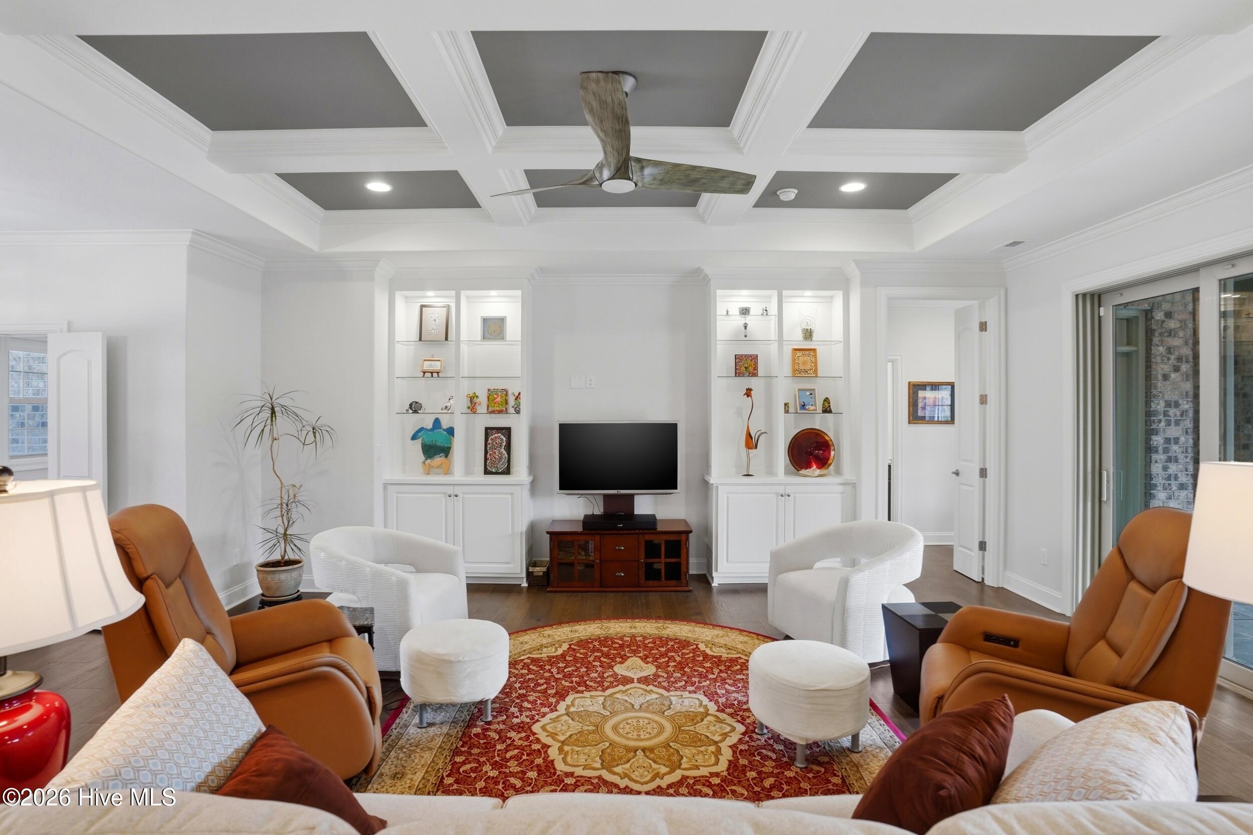 100560979 | Photo 10