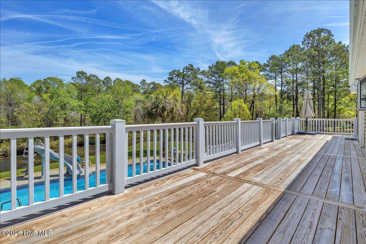 100566130 | Photo 40