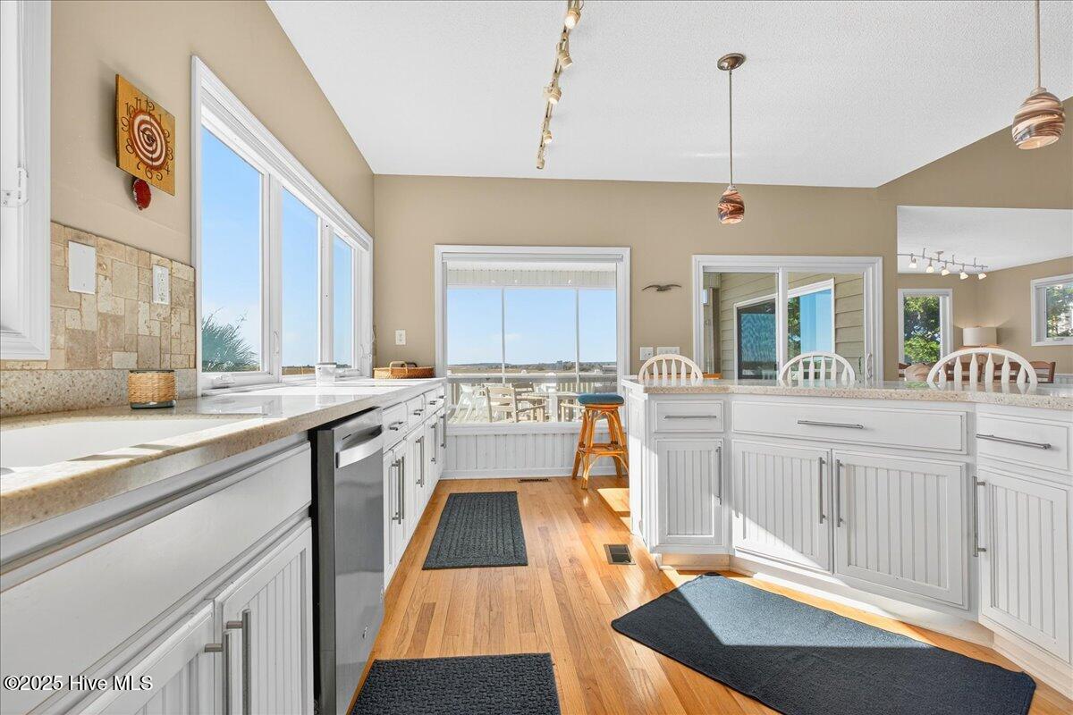 100543410 | Photo 29