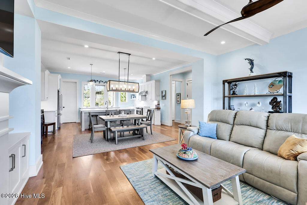 100564956 | Photo 20