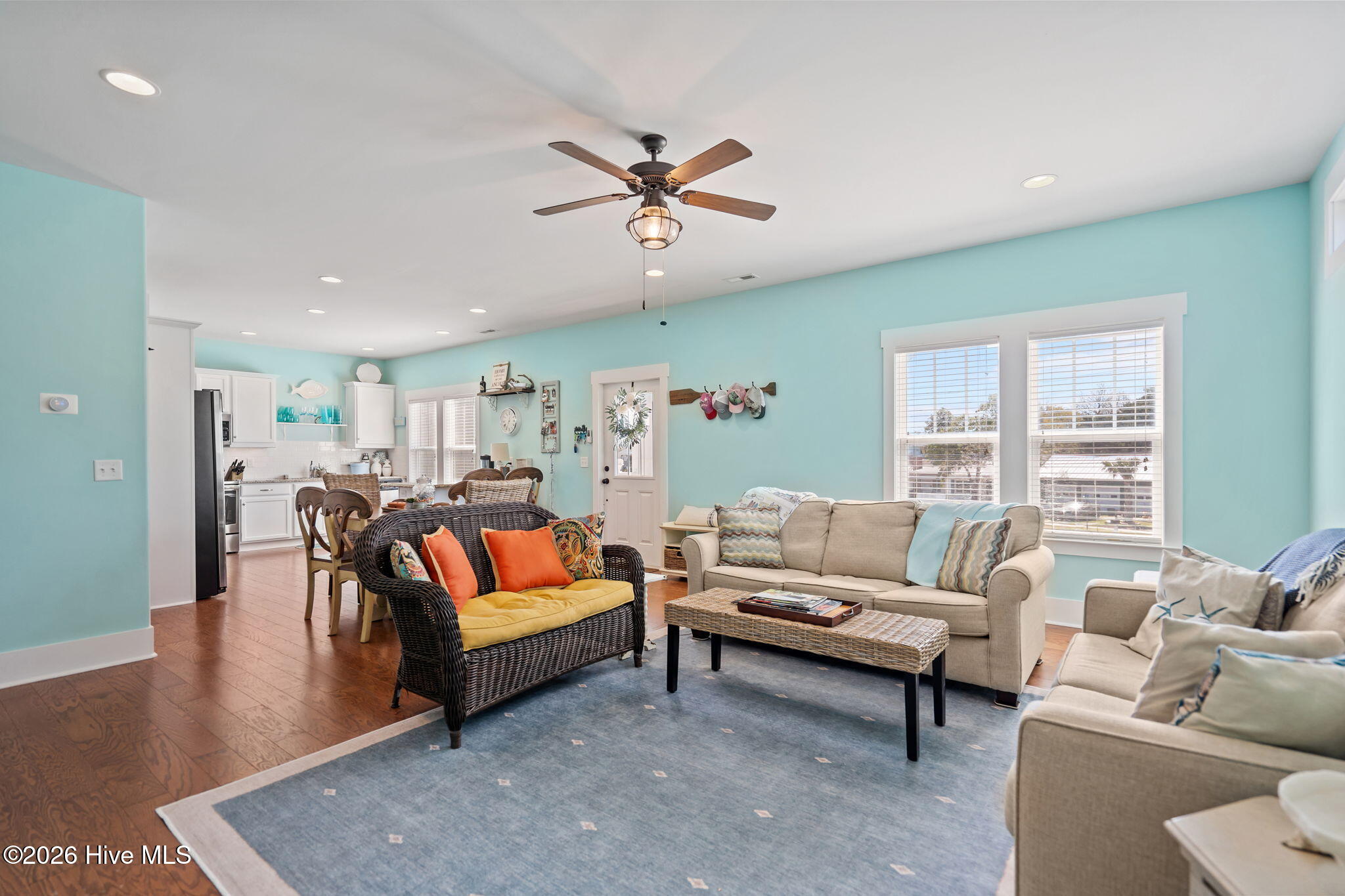 100562552 | Photo 25