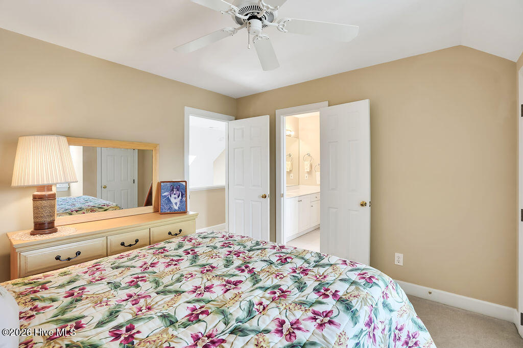 100563710 | Photo 36