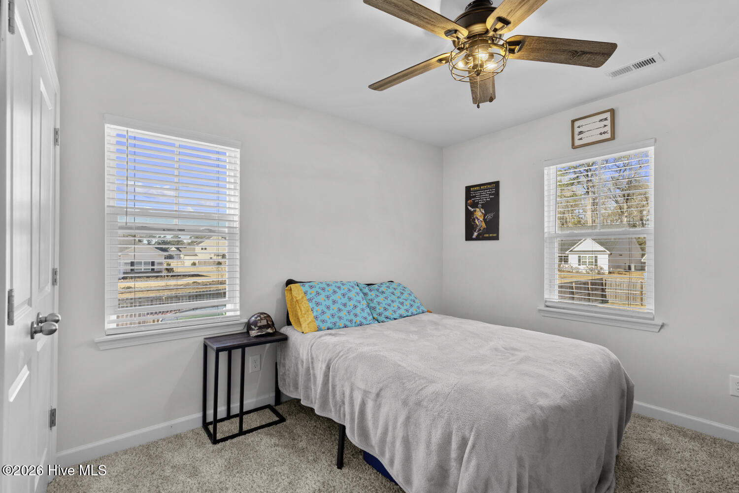 100549890 | Photo 22