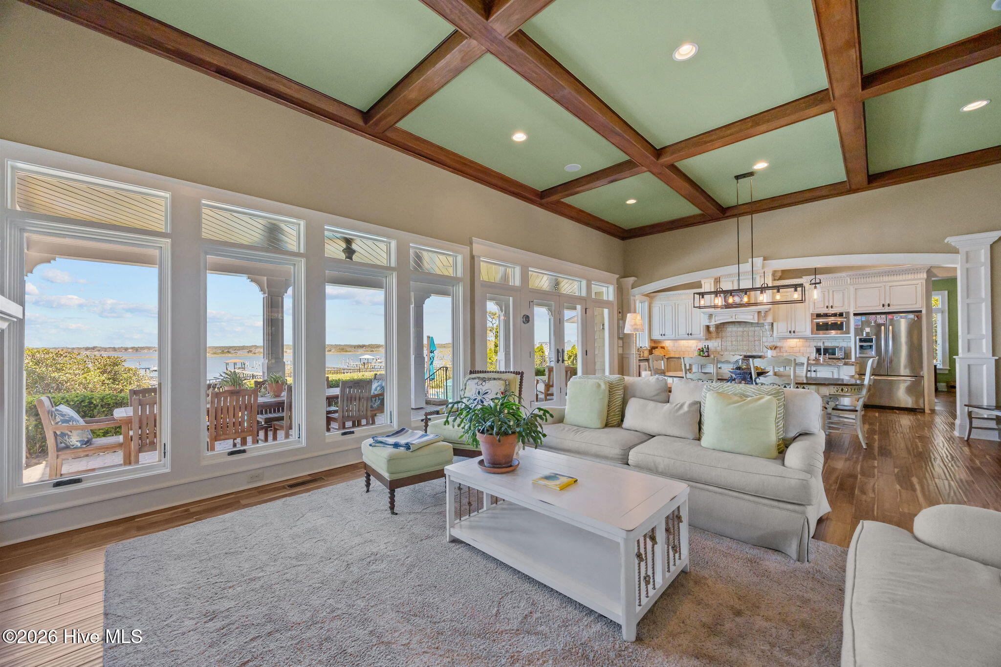 100564617 | Photo 11