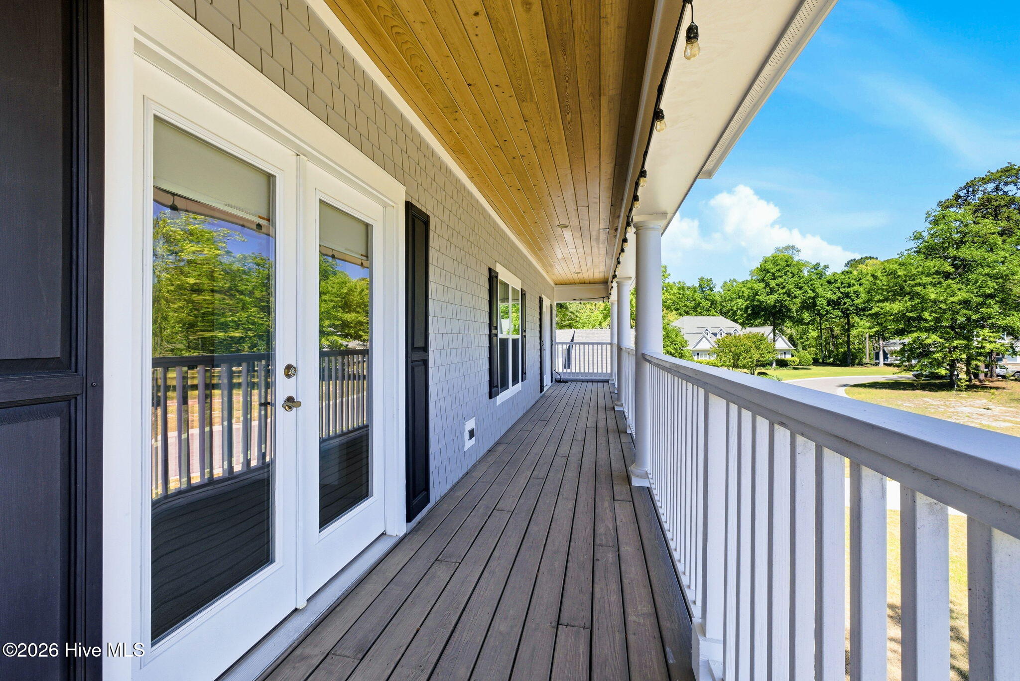 100566822 | Photo 46