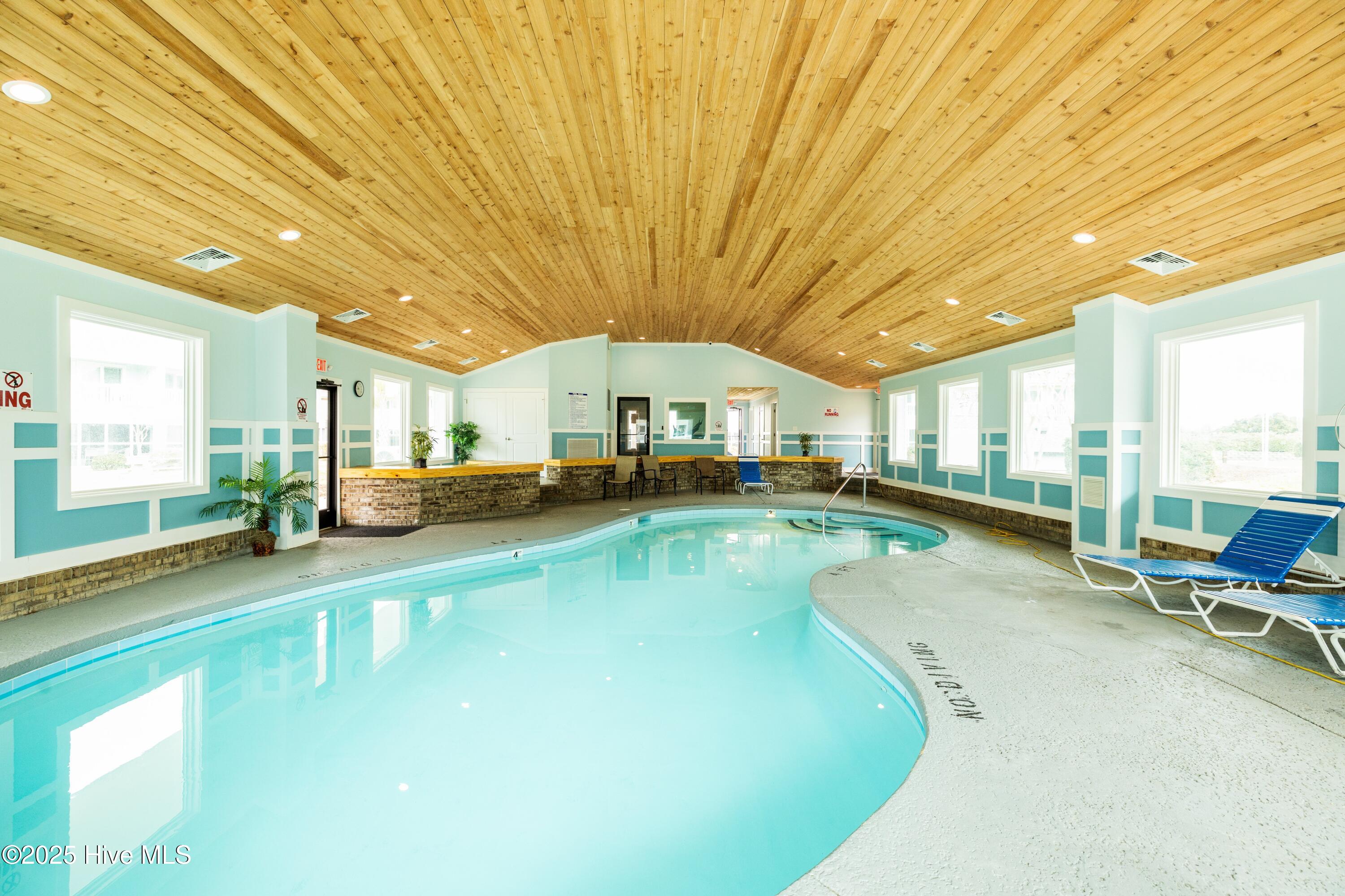 100536863 | Photo 70