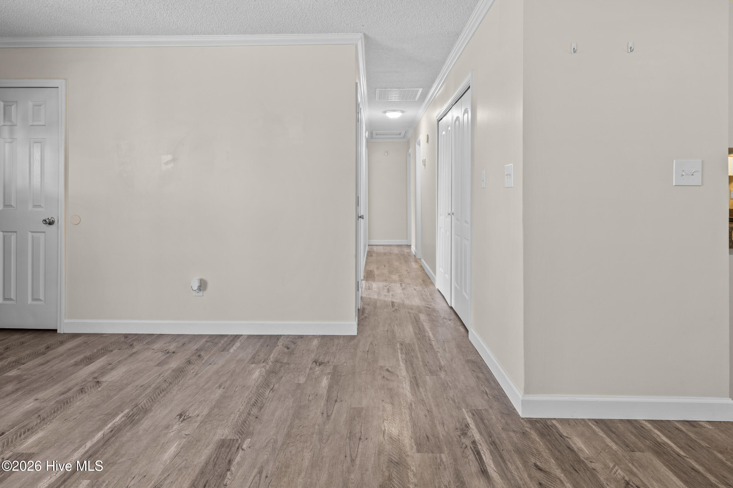 100564670 | Photo 13