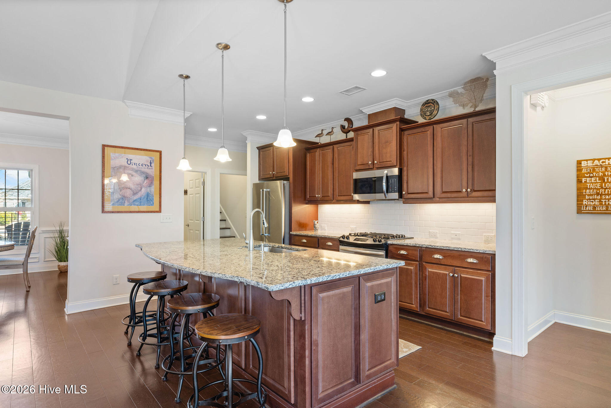 100564801 | Photo 11