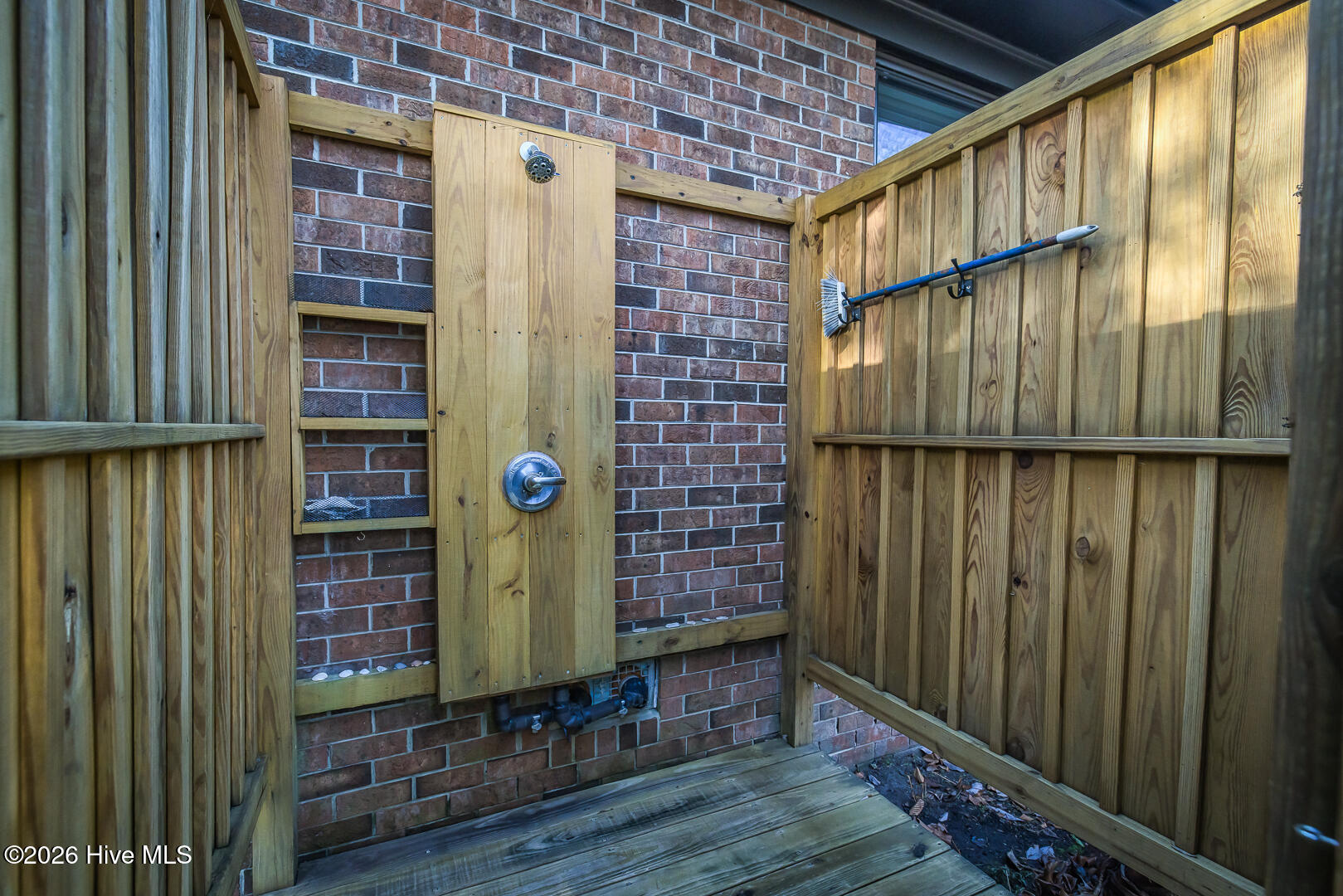 100553040 | Photo 41