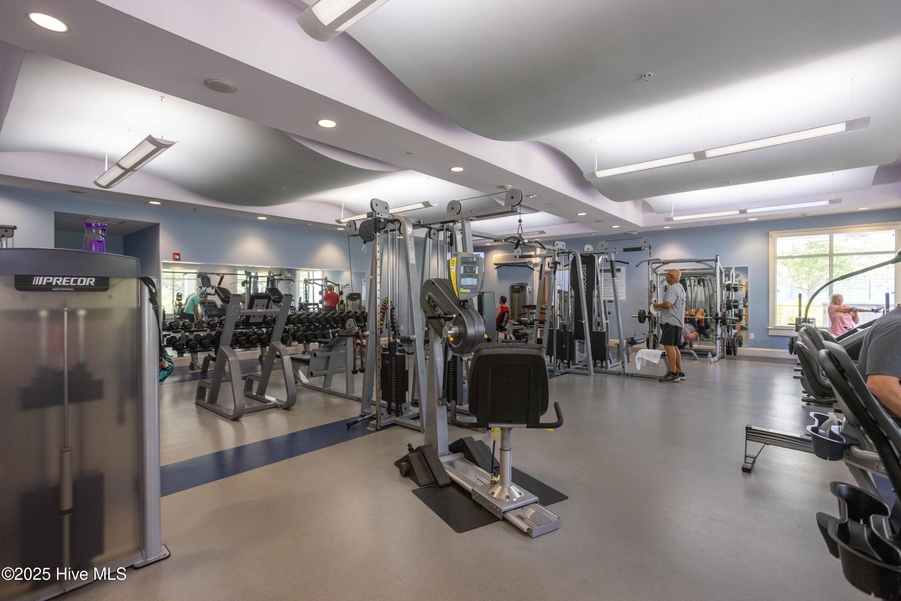 100531261 | Photo 90