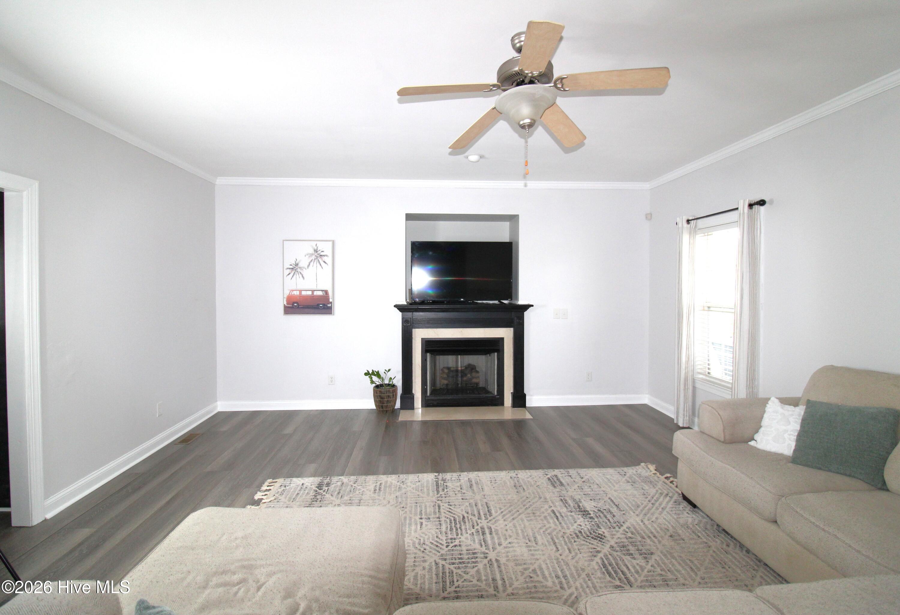 100538724 | Photo 10