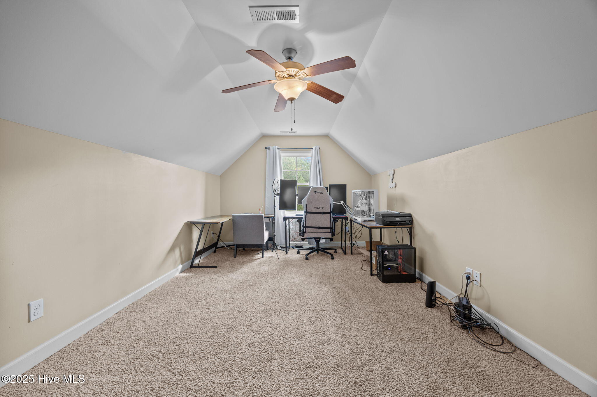 100562550 | Photo 18