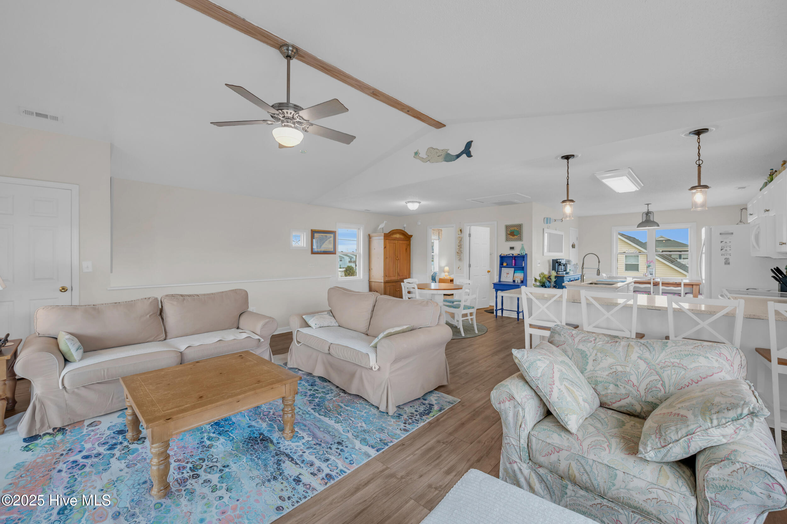 100543103 | Photo 17