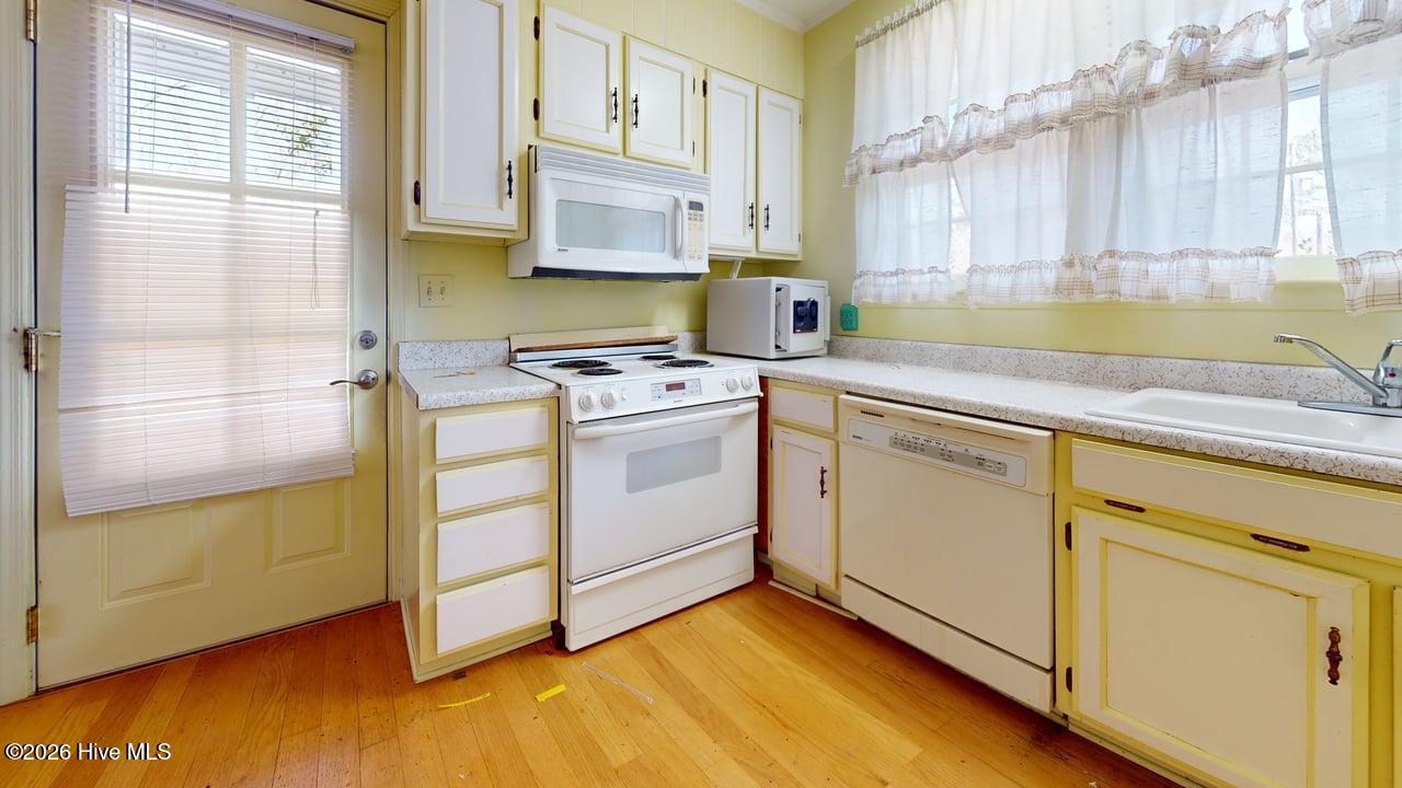 100553926 | Photo 11