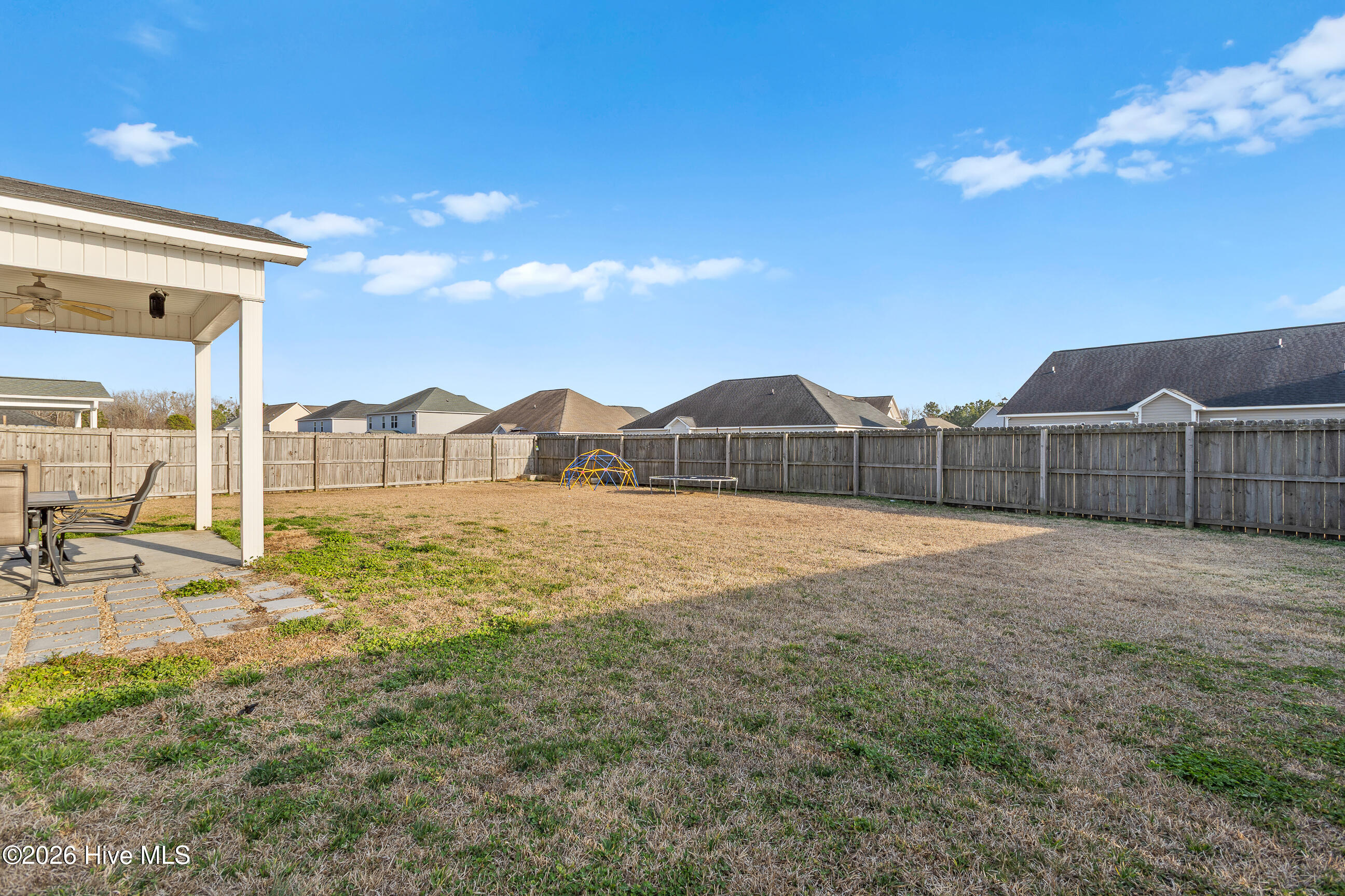 100556437 | Photo 34