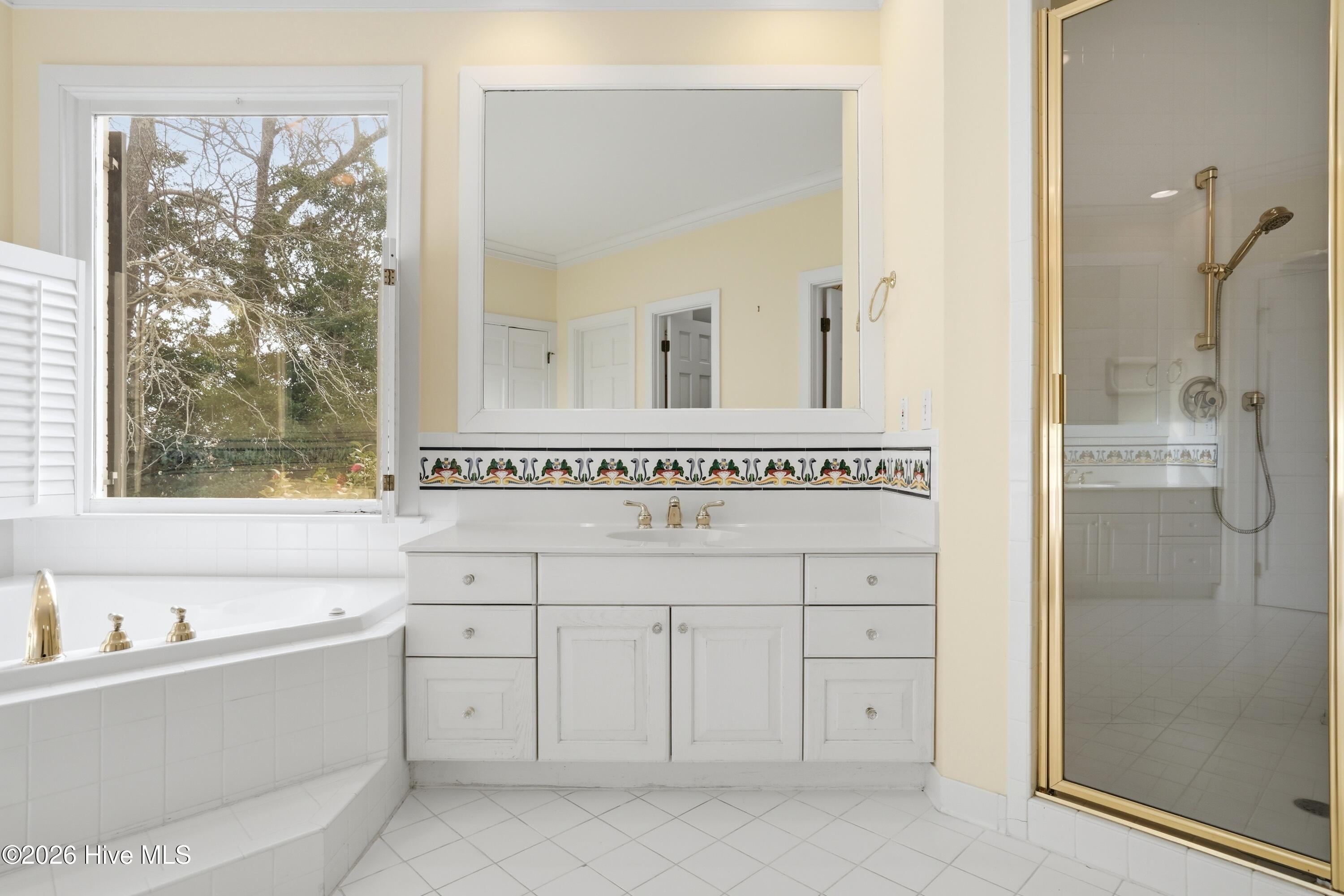 100556046 | Photo 54