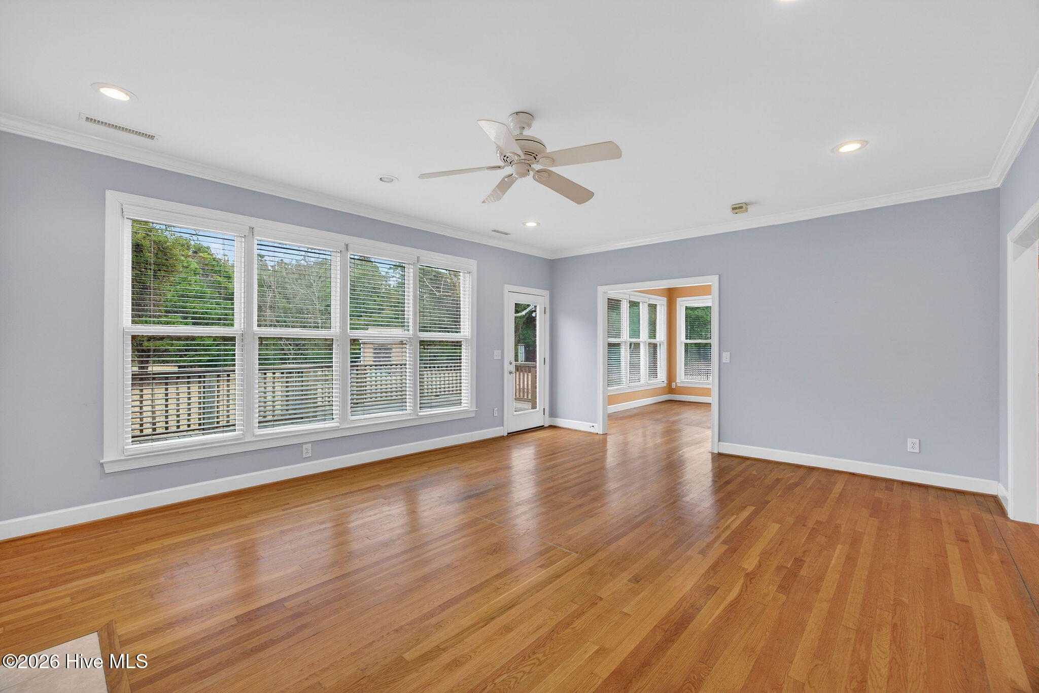 100551519 | Photo 14