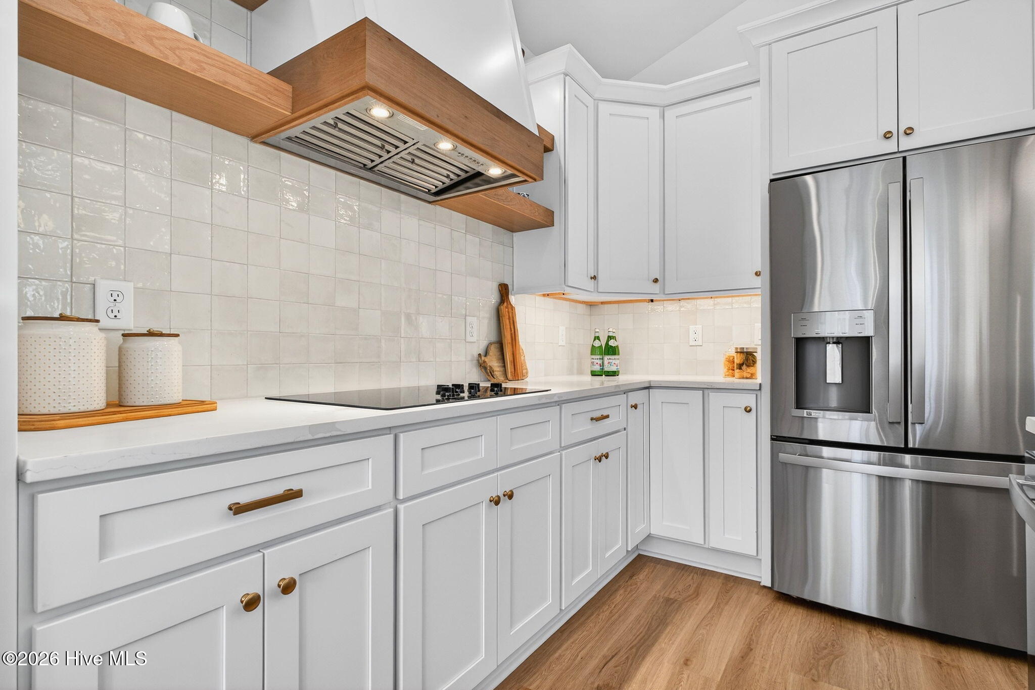 100559377 | Photo 11