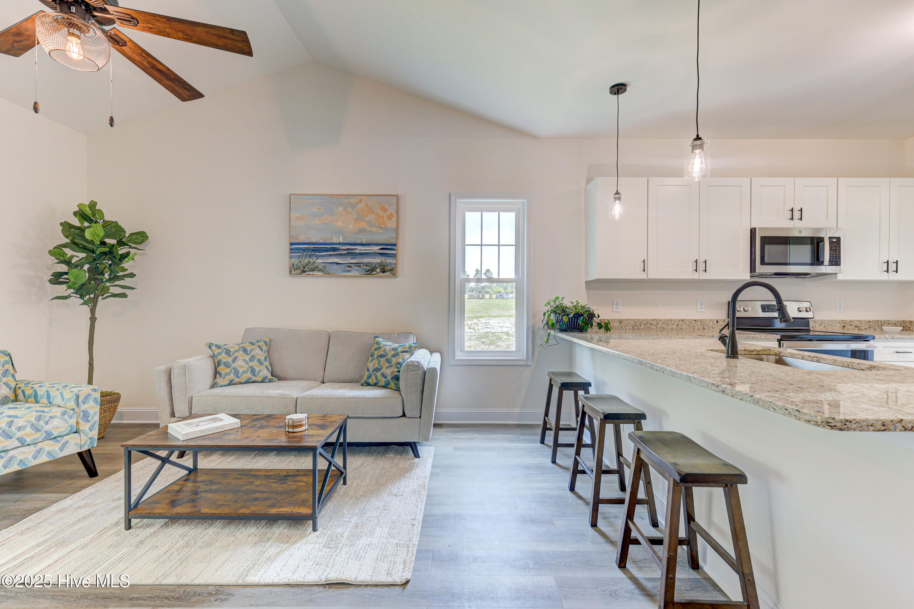 100515116 | Photo 13