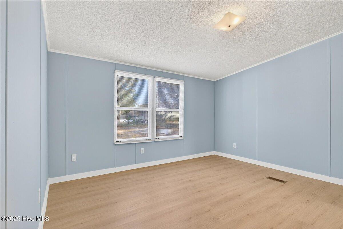 100543230 | Photo 18