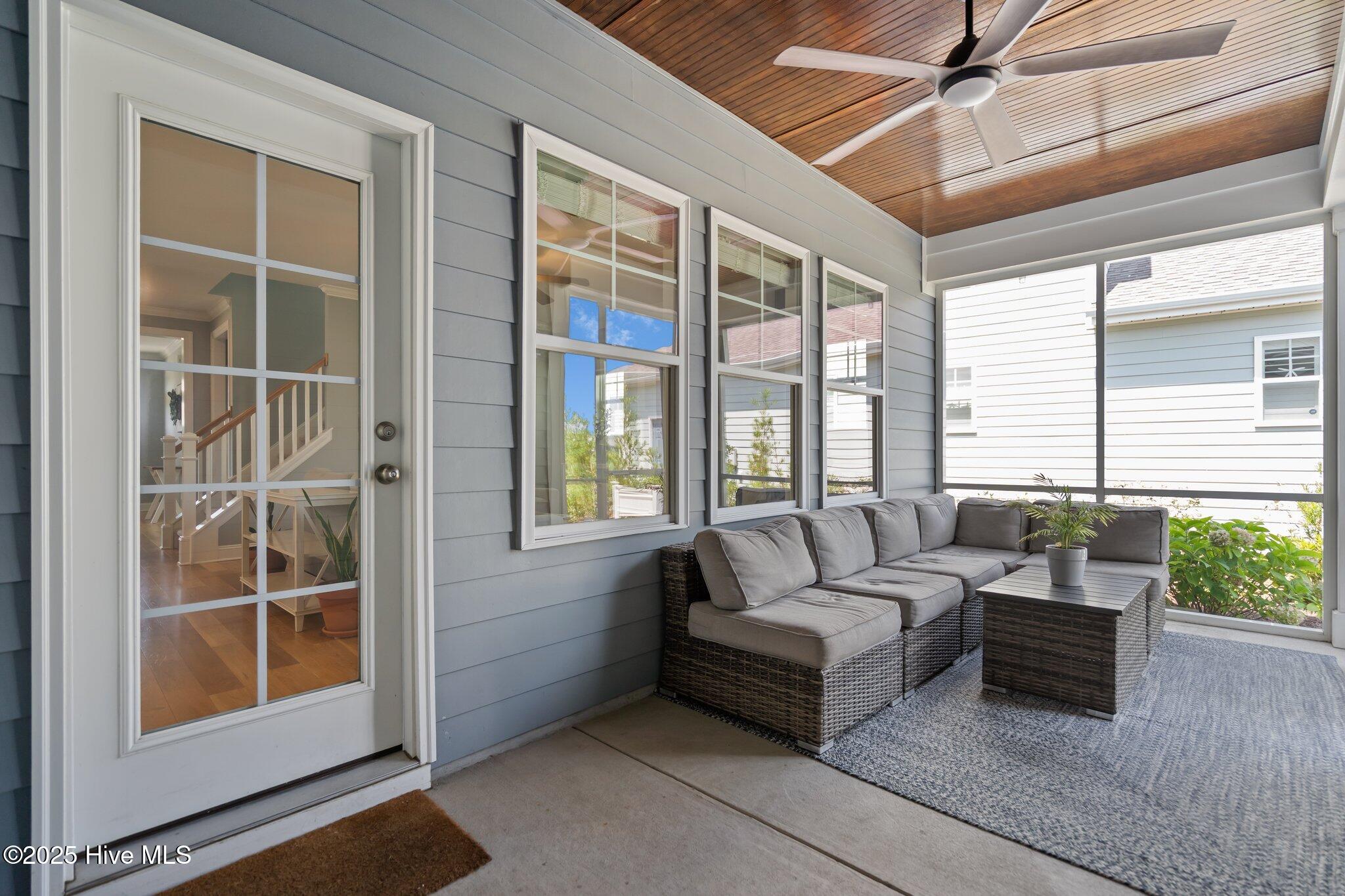 100515846 | Photo 38