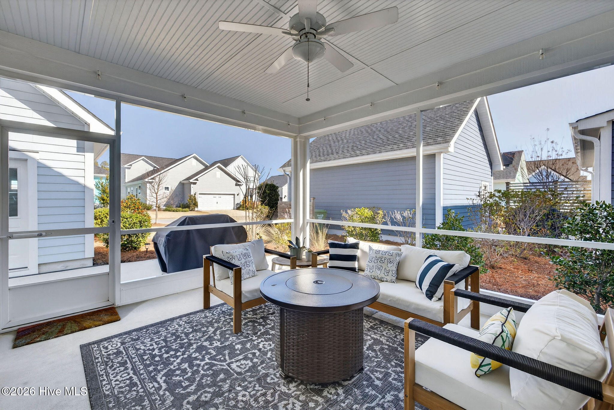 100554120 | Photo 19