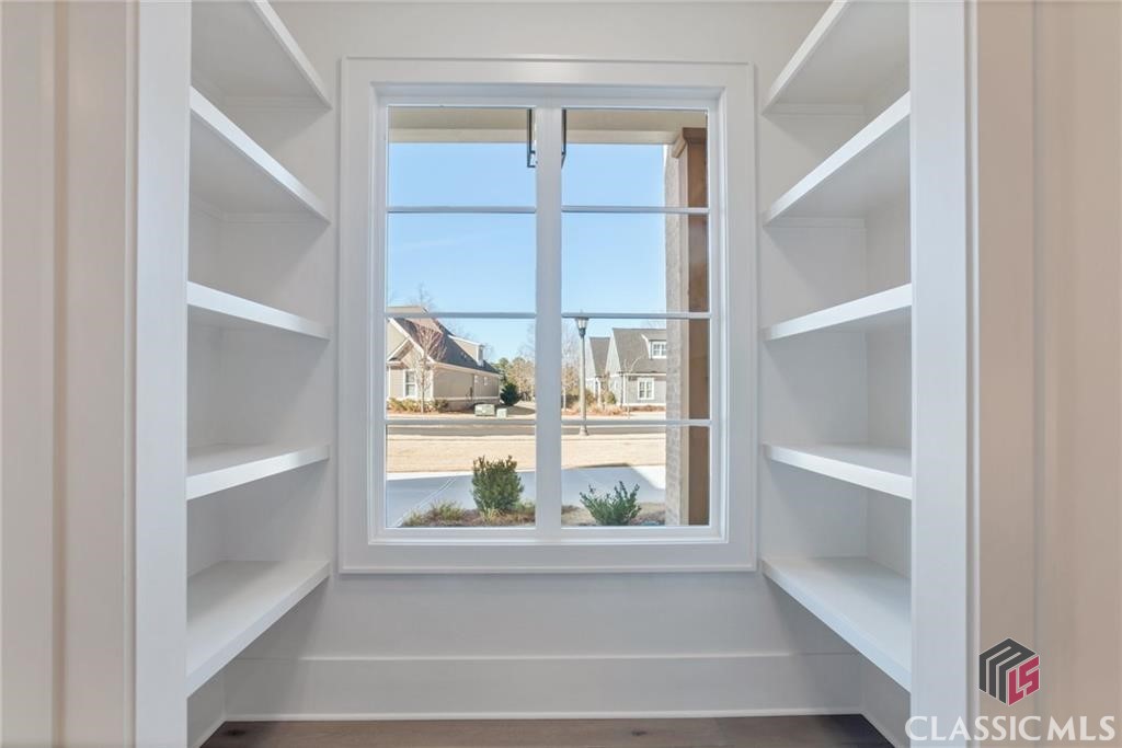 Pantry - Great Pantry for all the appliances!