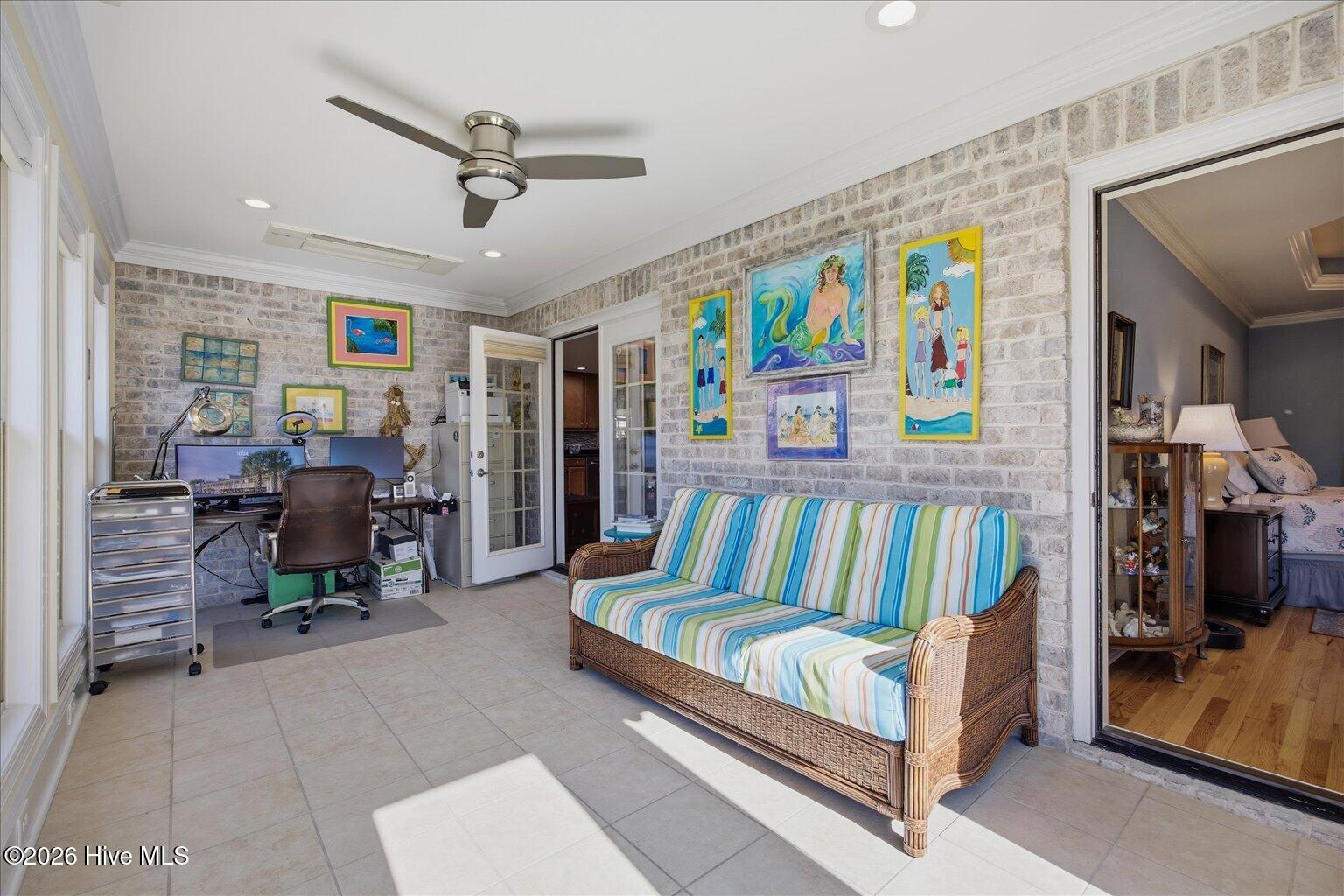 100559309 | Photo 30