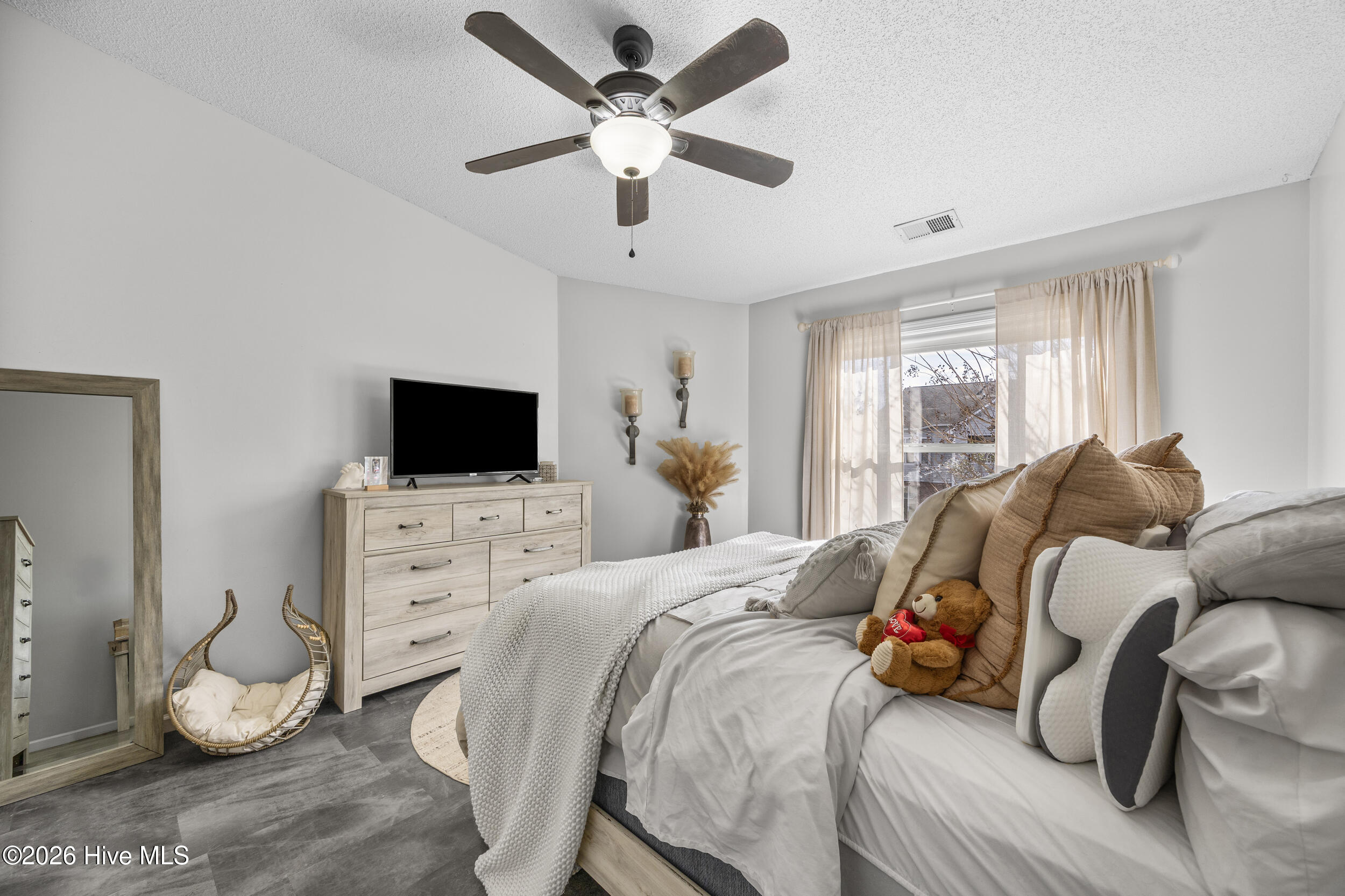 100552907 | Photo 24