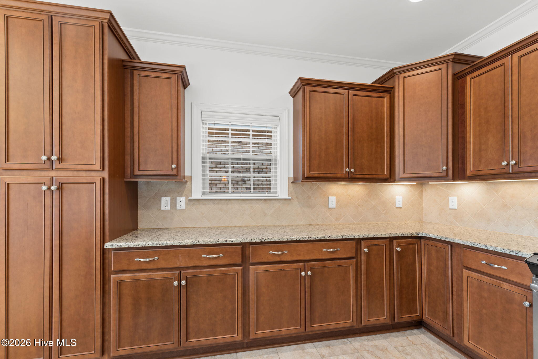 100547610 | Photo 11