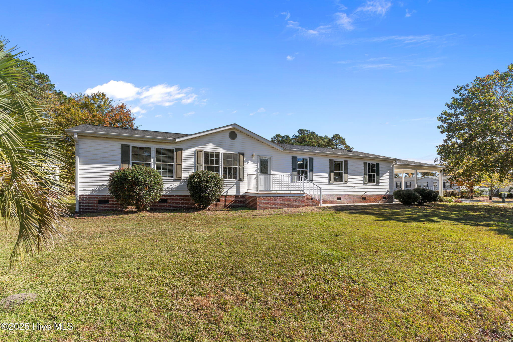 100535102 | Photo 35