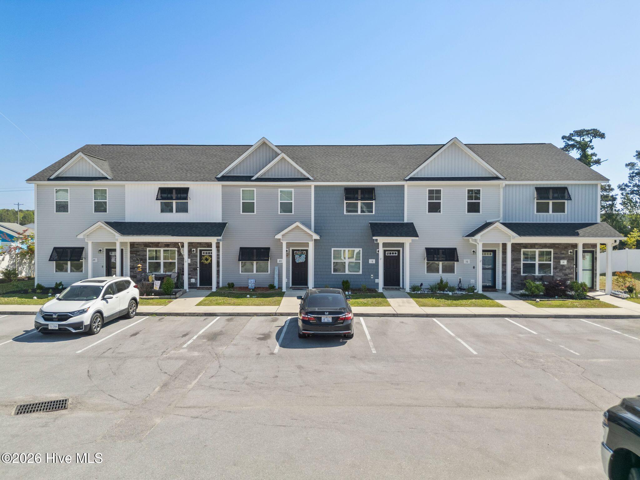 100569954 | Photo 40