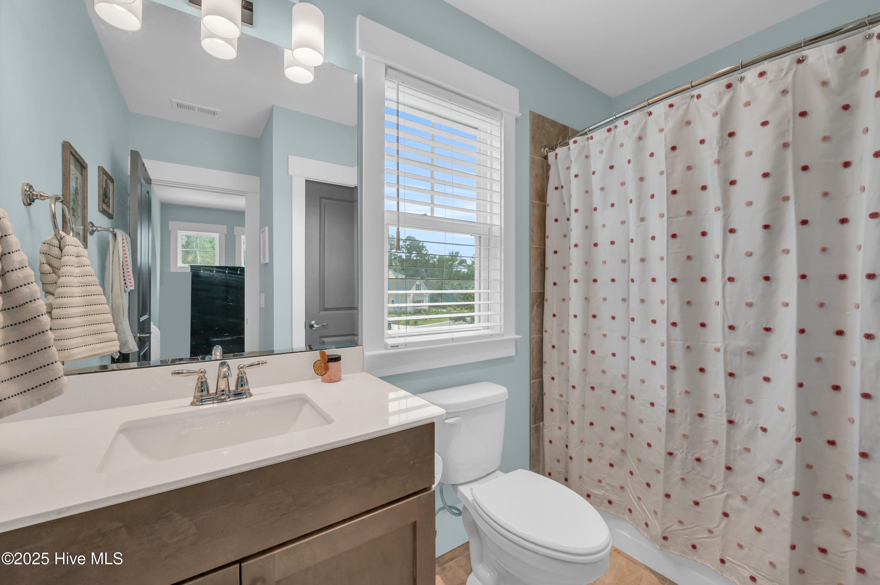 100528292 | Photo 31