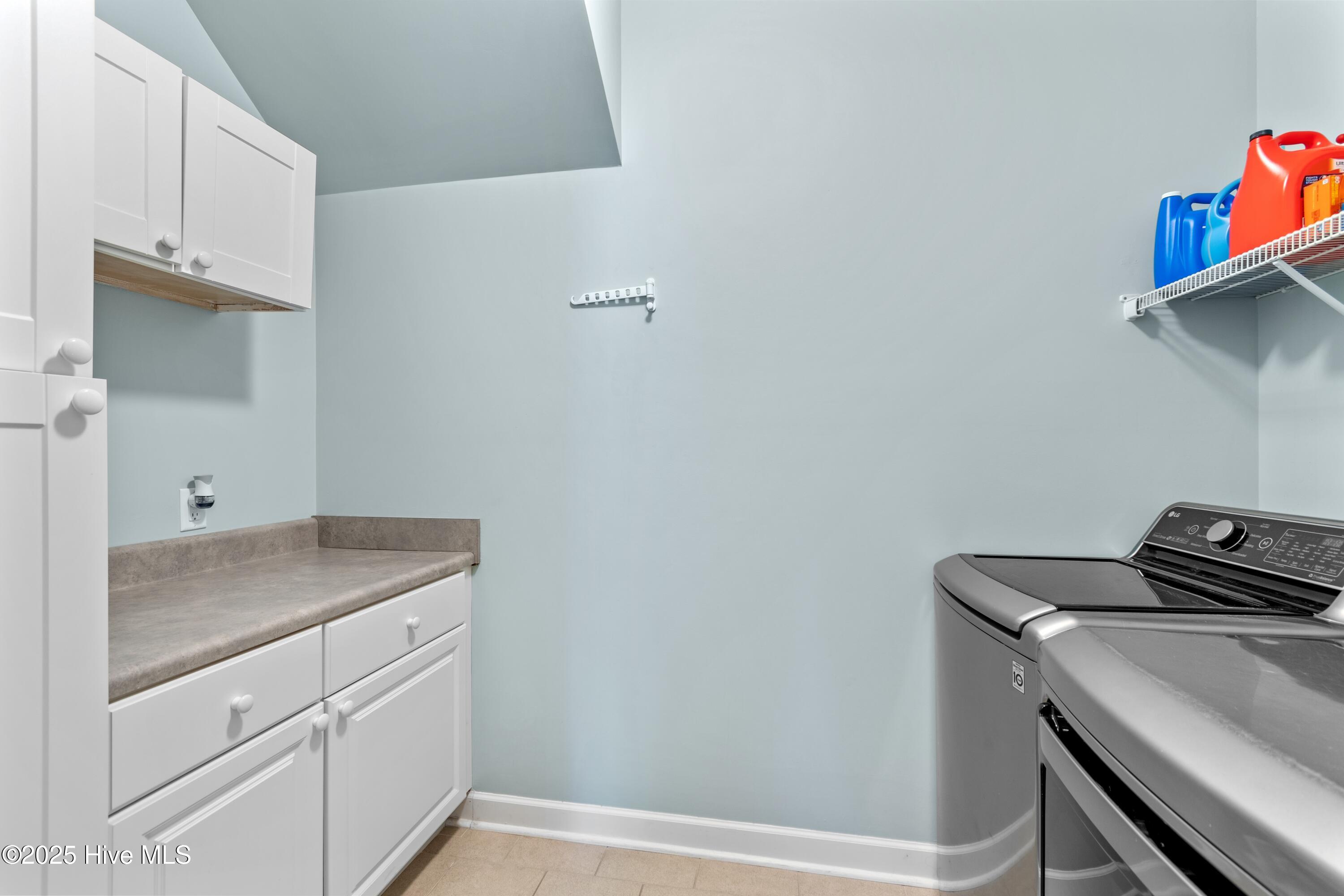 100528892 | Photo 63