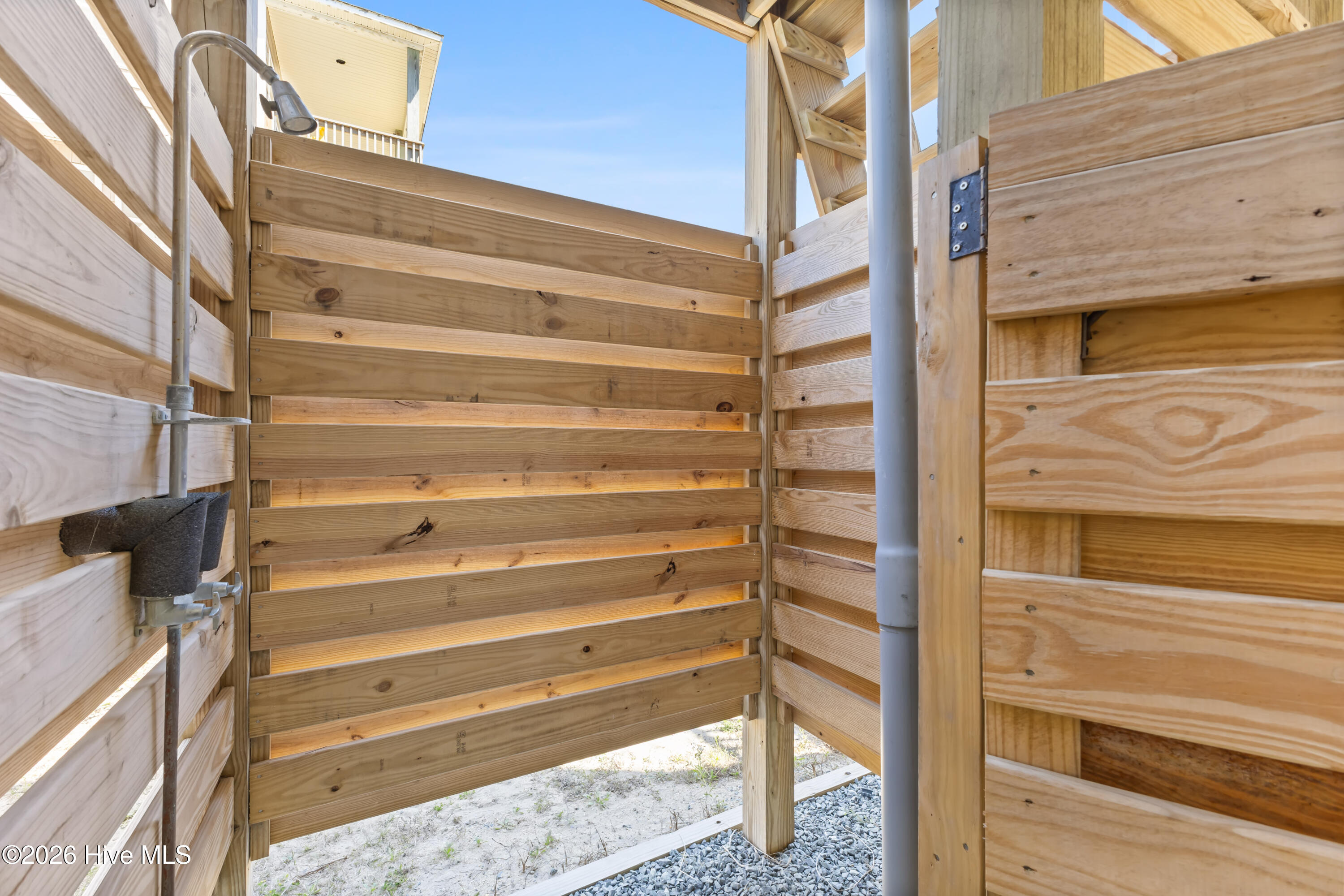 100564828 | Photo 40