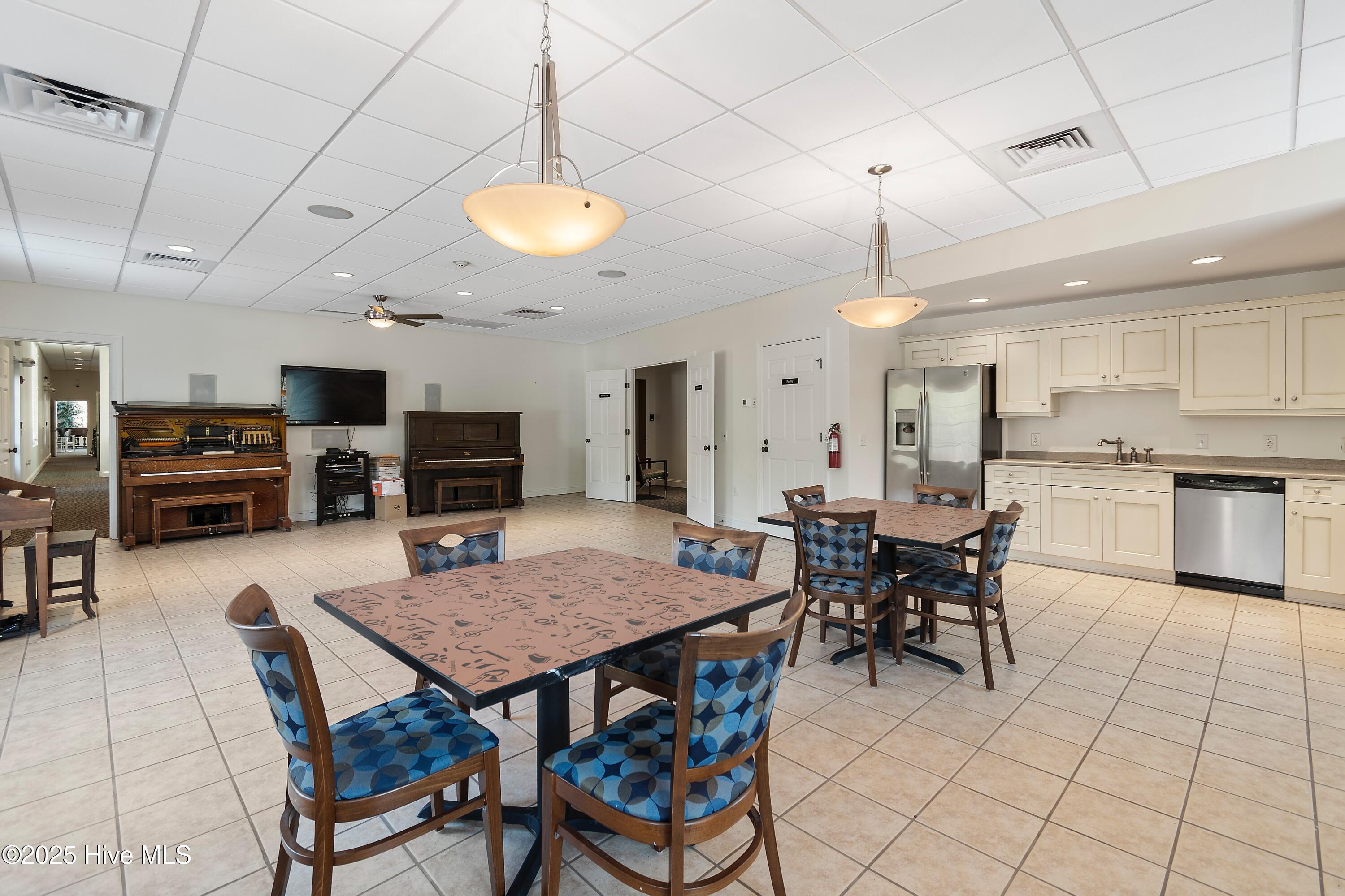 100491717 | Photo 70