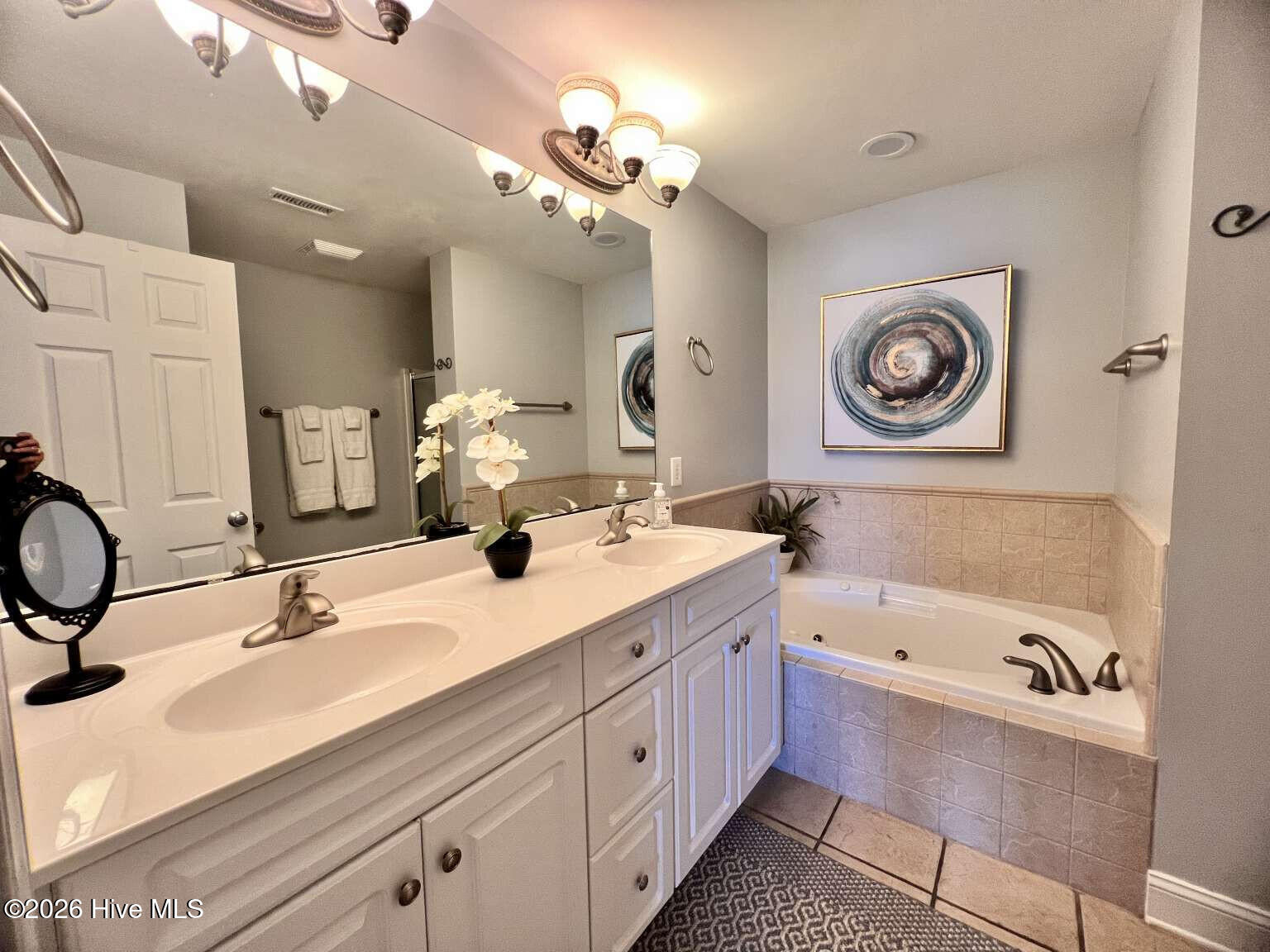 100557265 | Photo 19