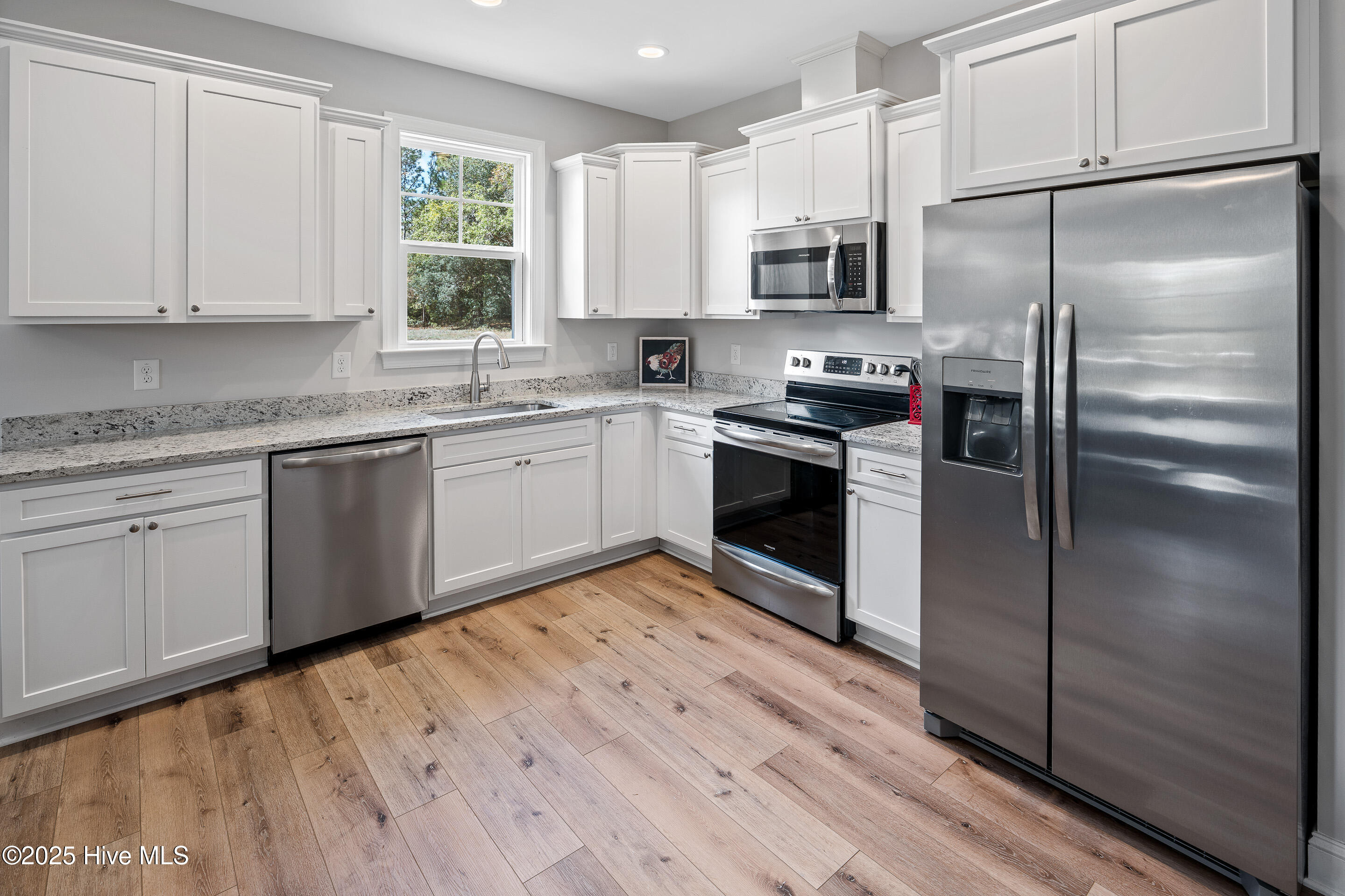 100534961 | Photo 11