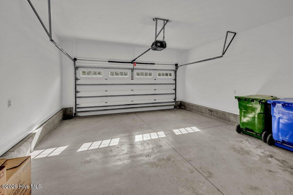 100552840 | Photo 28