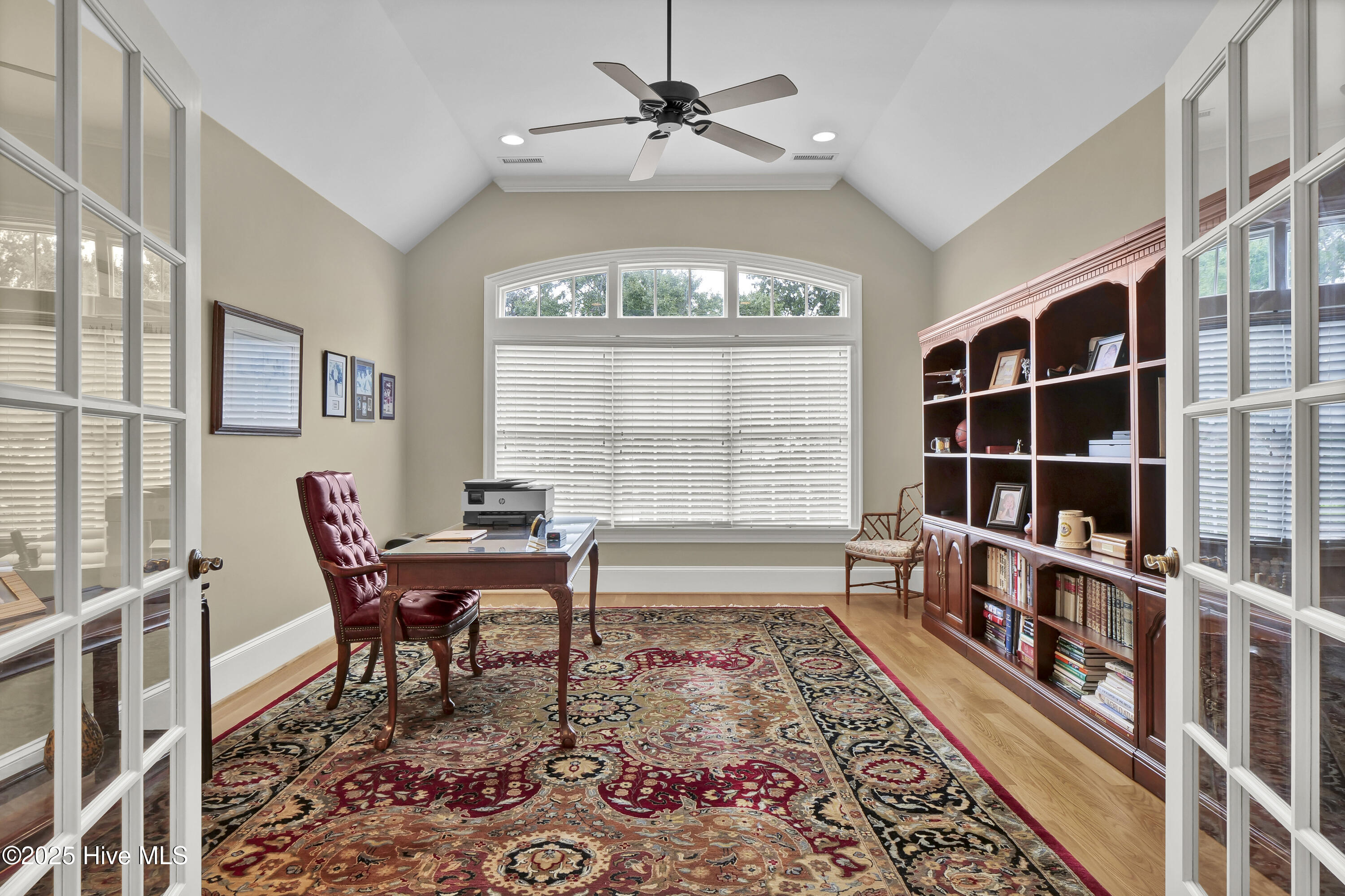 100555376 | Photo 37