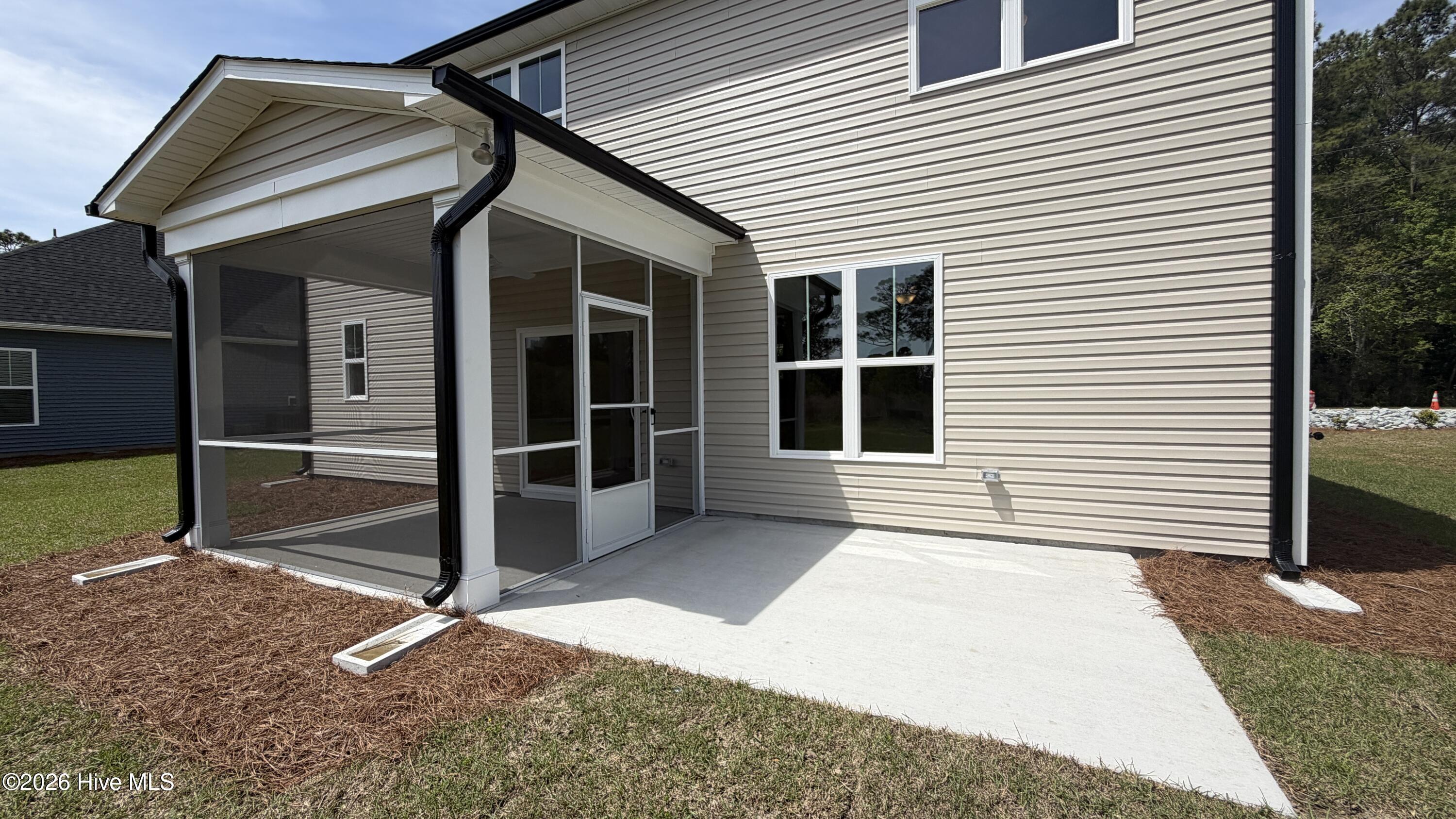 100548054 | Photo 14