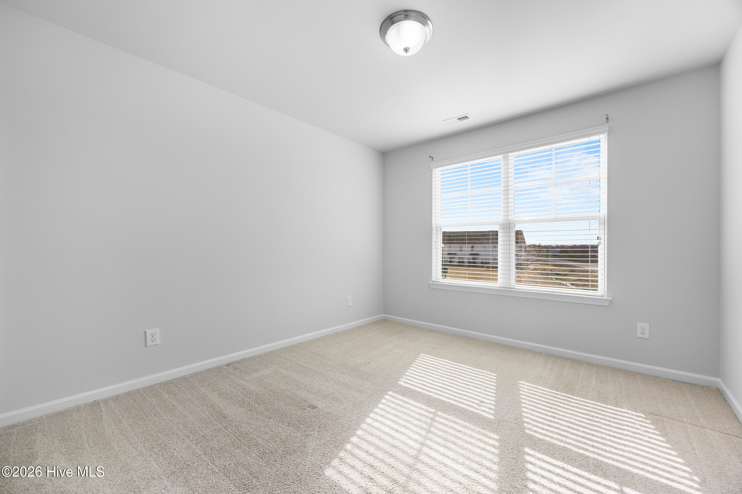 100557487 | Photo 30