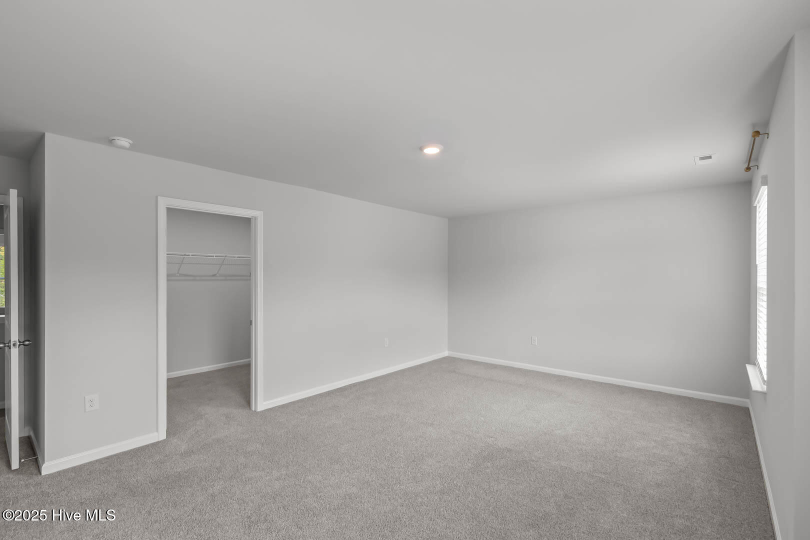 100538929 | Photo 28