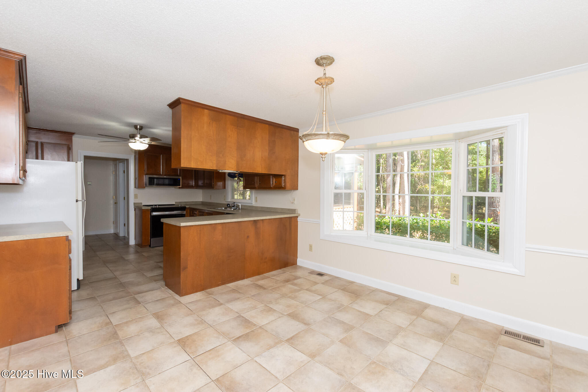 100506266 | Photo 34