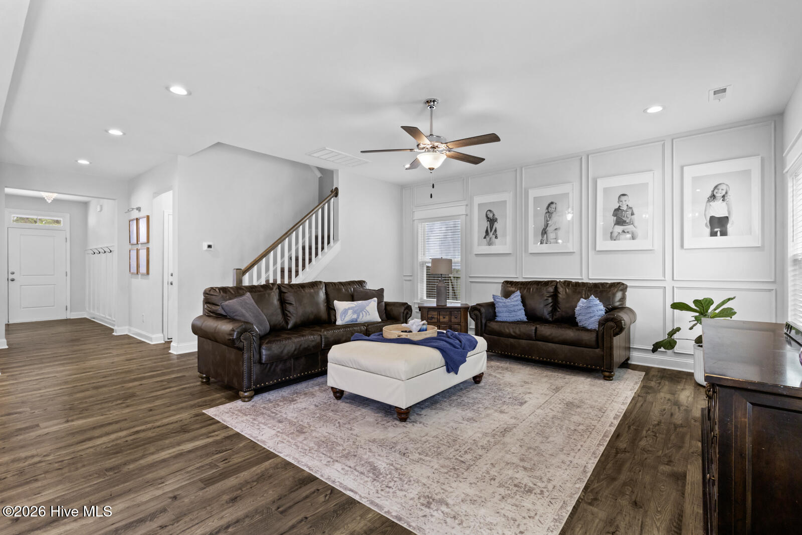 100565917 | Photo 16