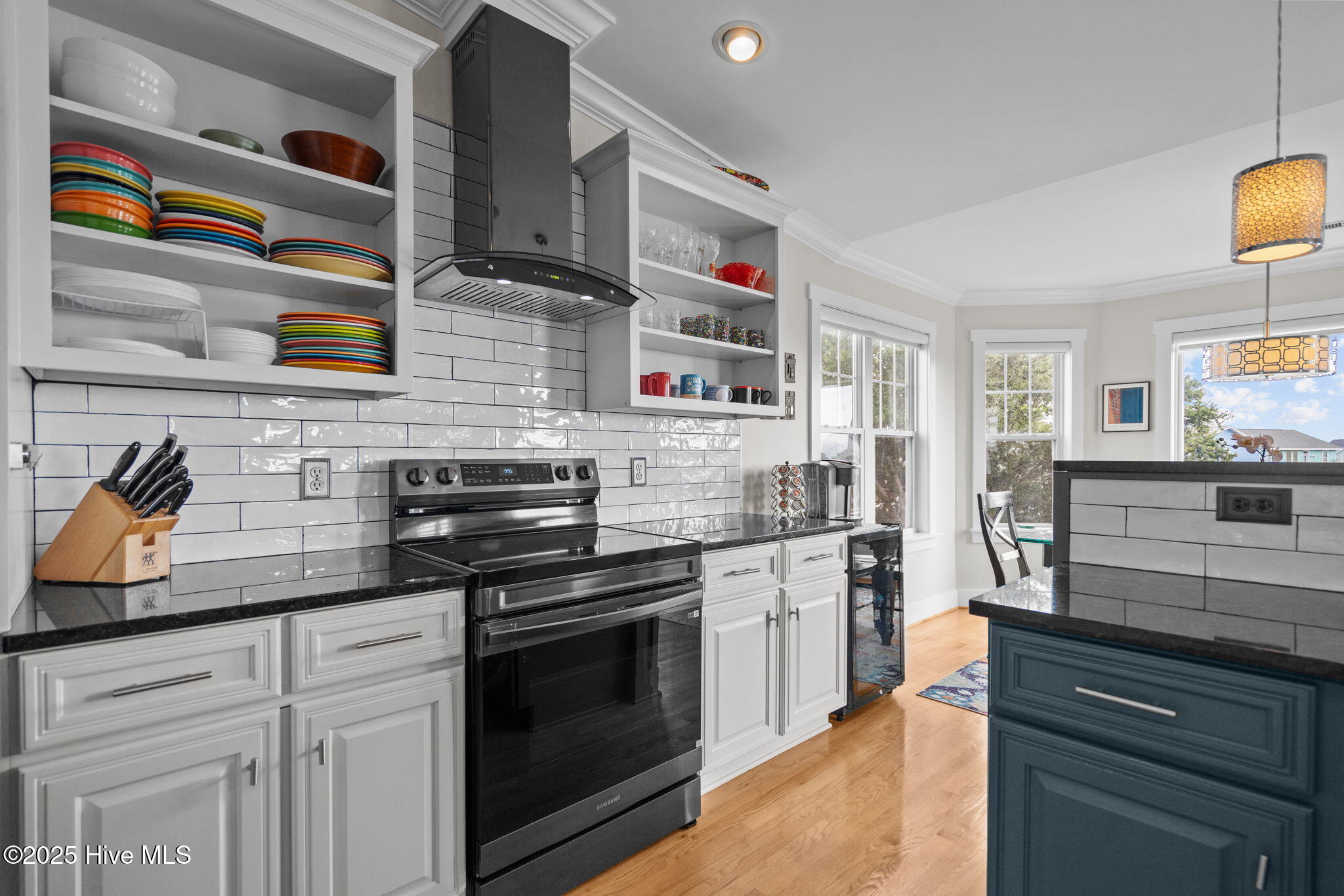 100528762 | Photo 36