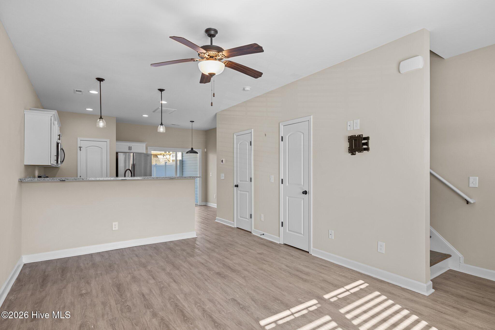 100547532 | Photo 10