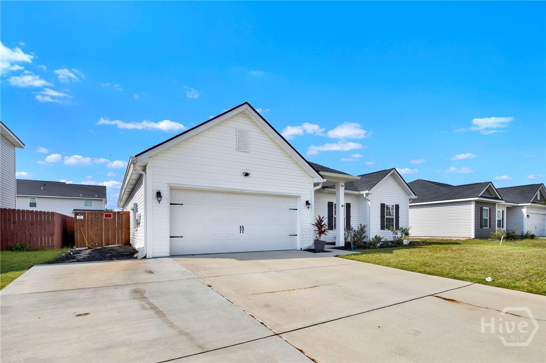 Photo 3 of Single family home for sale at 1104 Turpentine Trl, Hinesville, GA 31313 | MLS# SA364128 | Listing updated on 2026-09-18