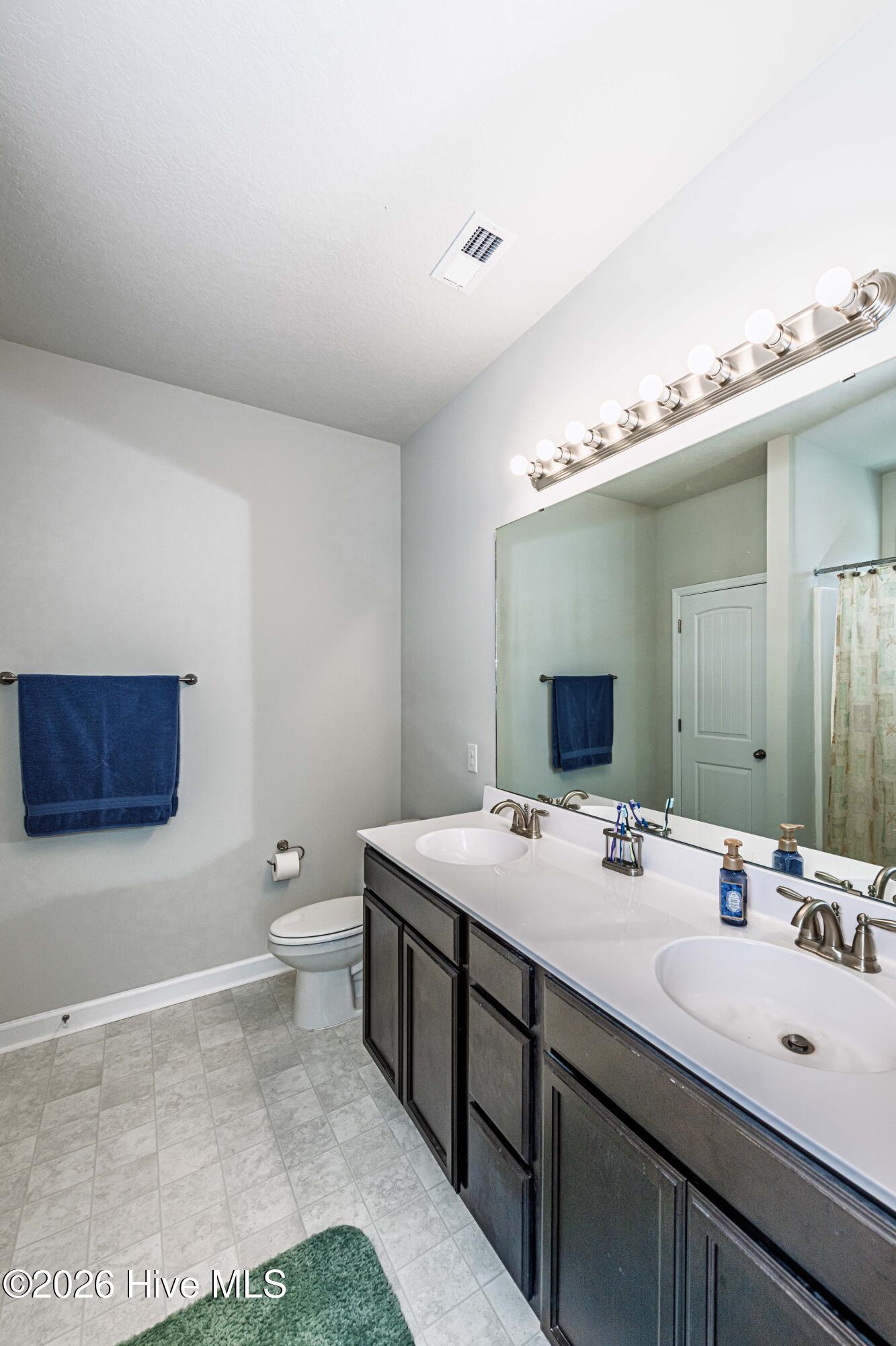 100565496 | Photo 26