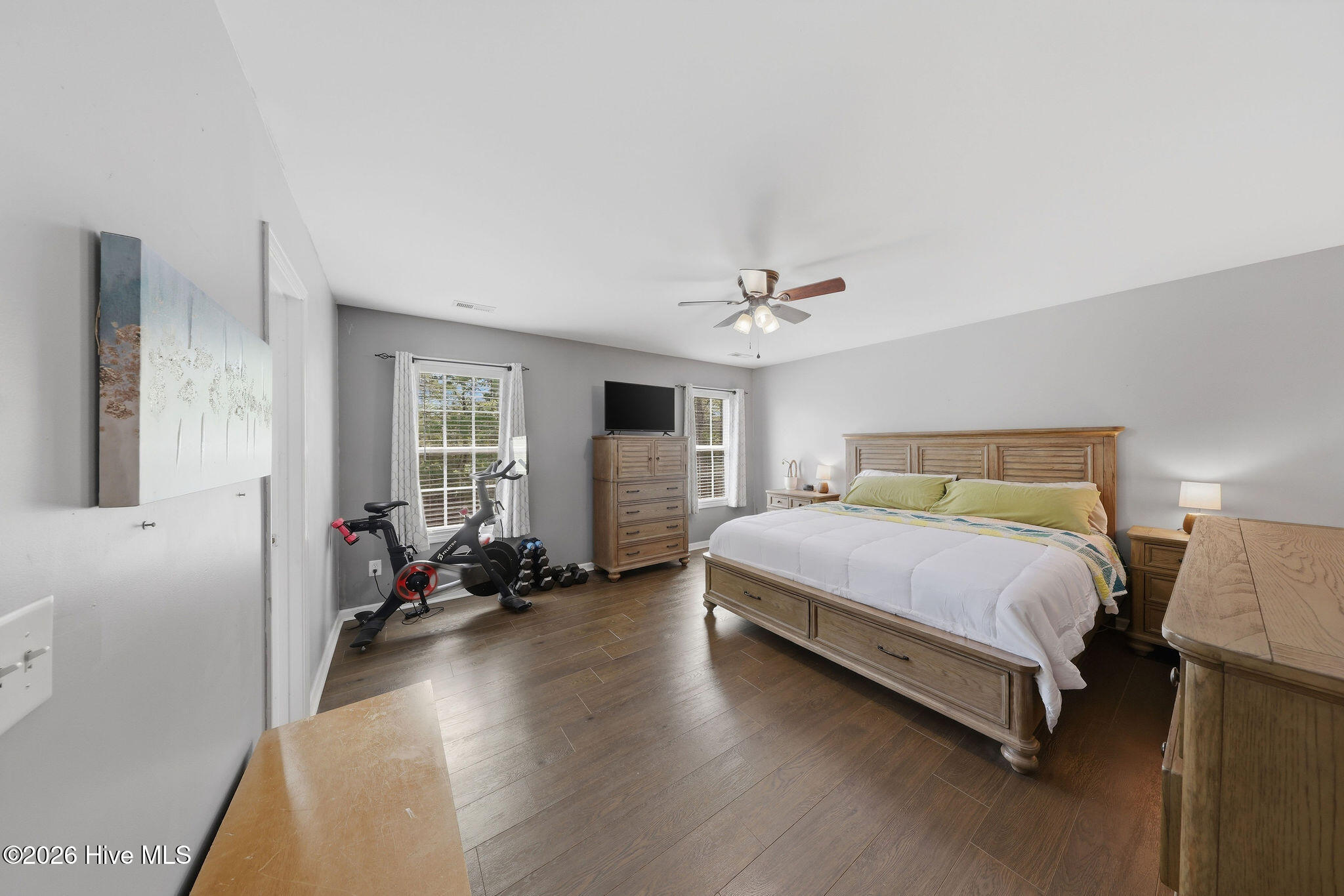 100565311 | Photo 39